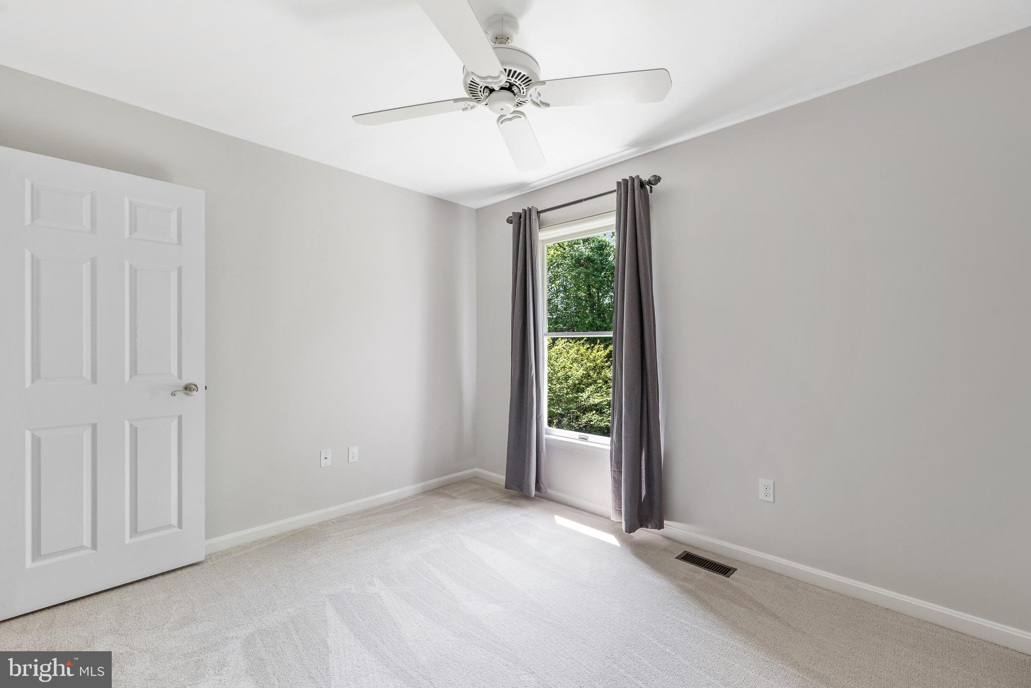 HUNT MEADOW - Residential