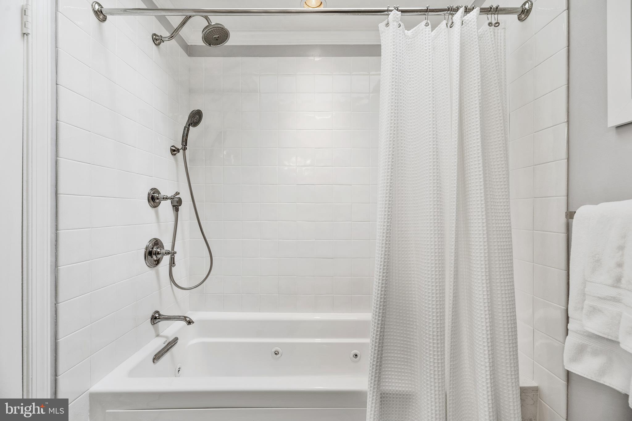 HUNT MEADOW - Residential