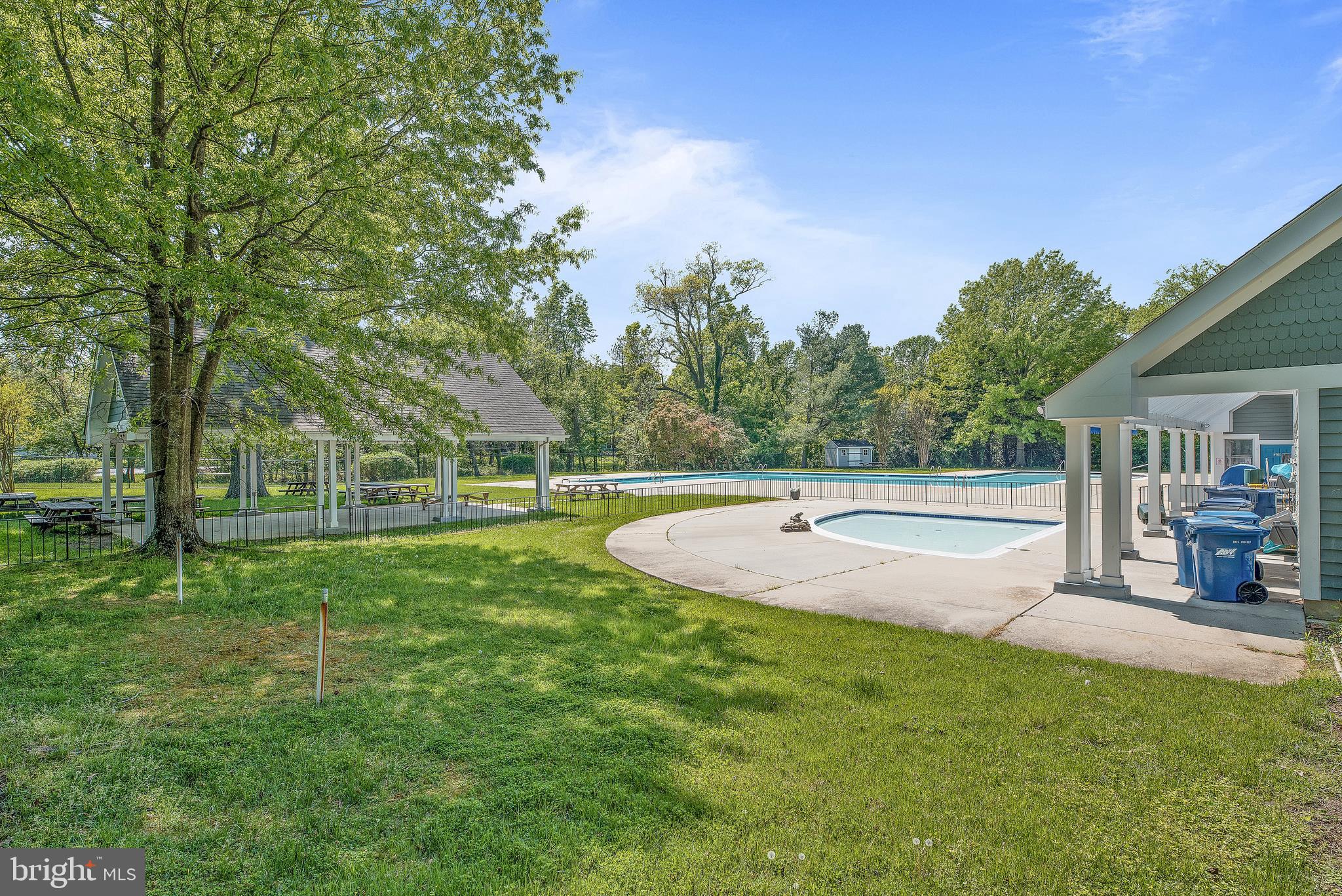 HUNT MEADOW - Residential