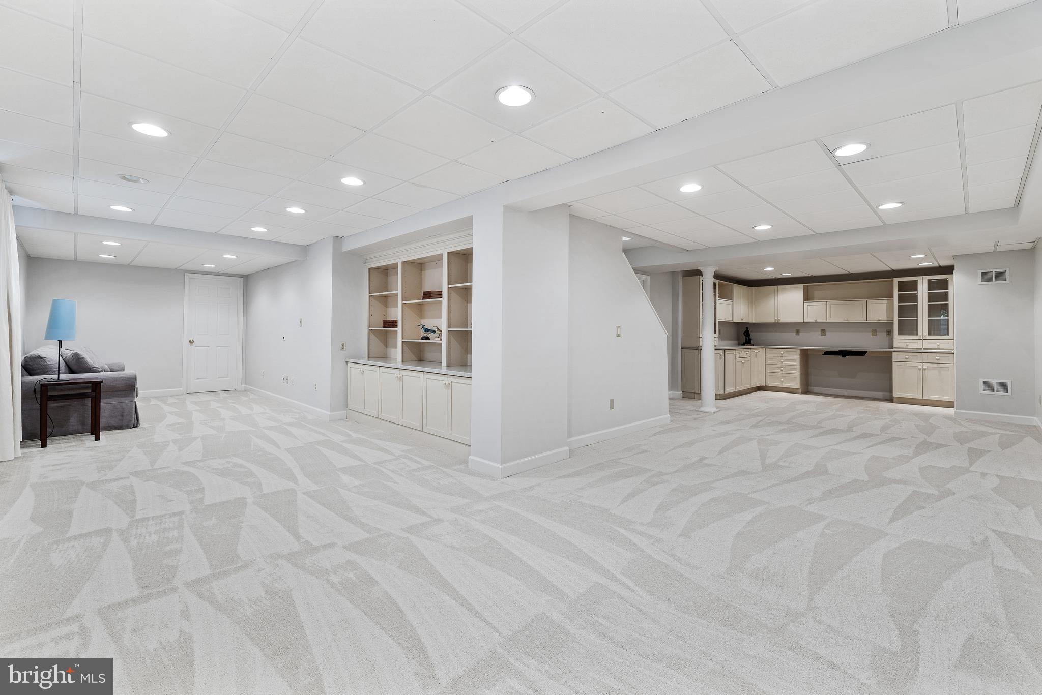 HUNT MEADOW - Residential