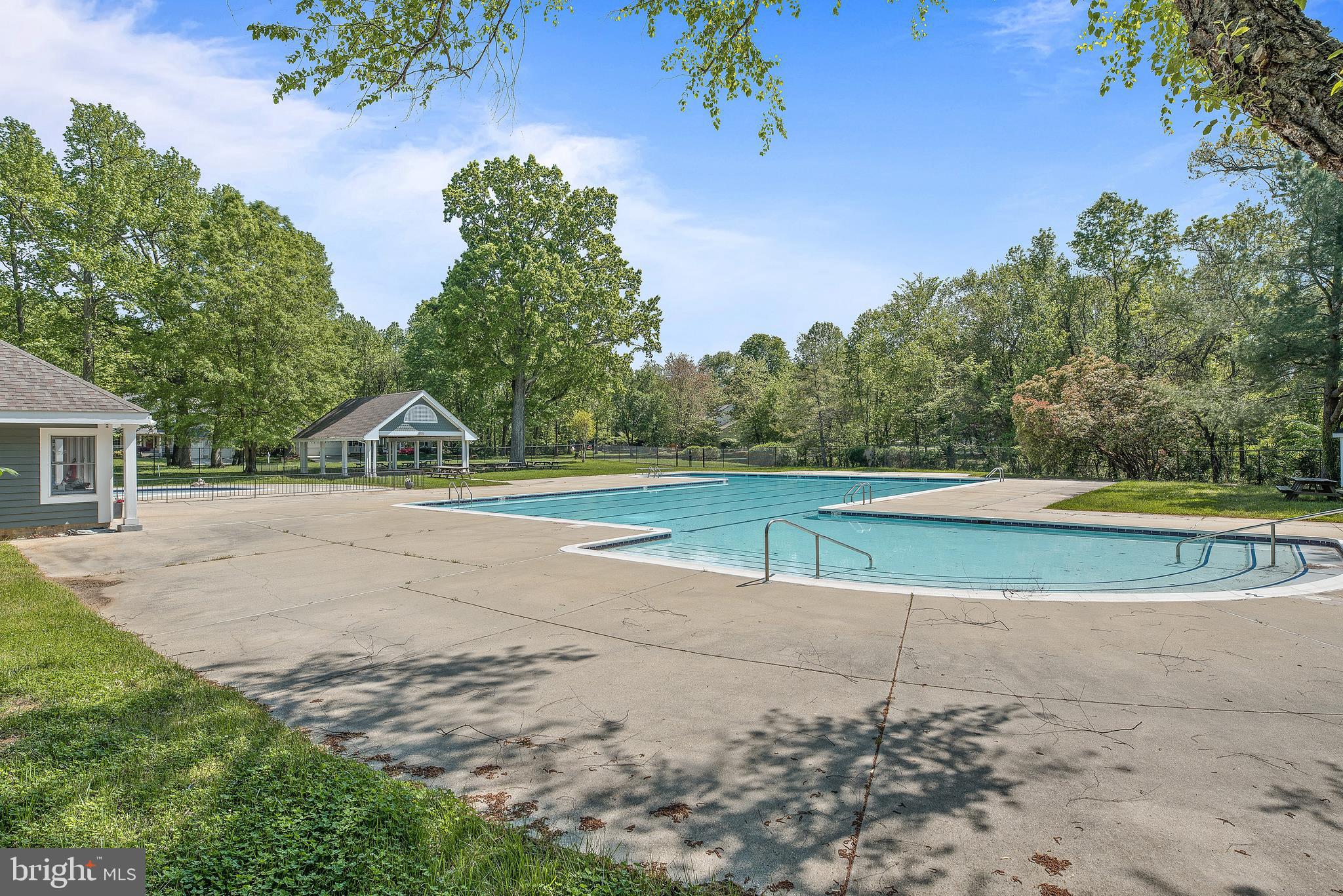 HUNT MEADOW - Residential