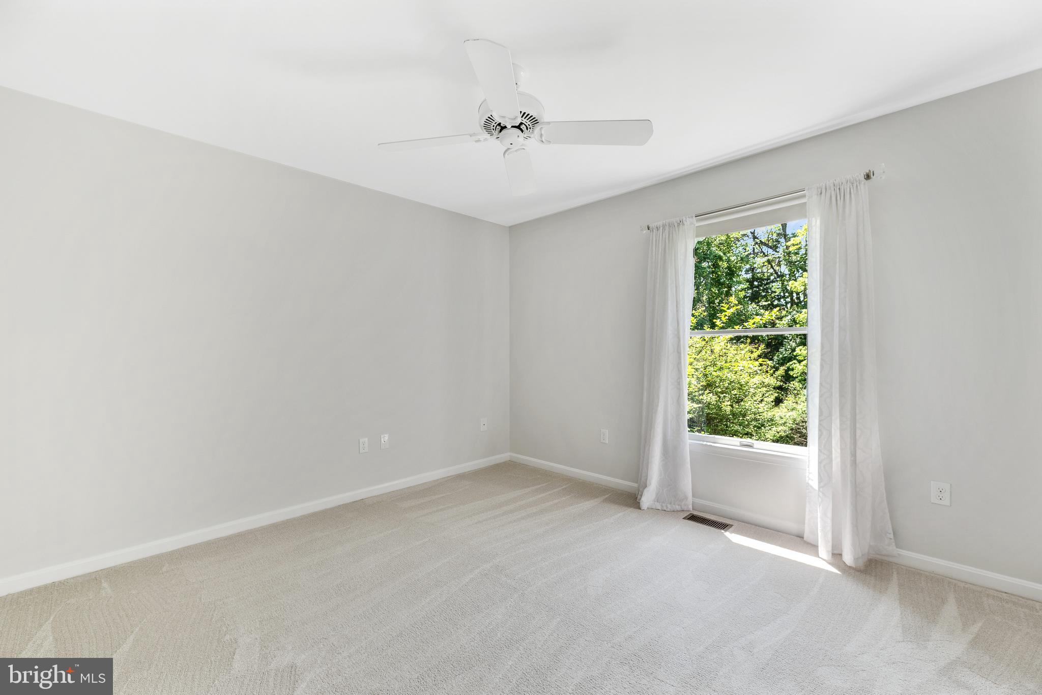 HUNT MEADOW - Residential