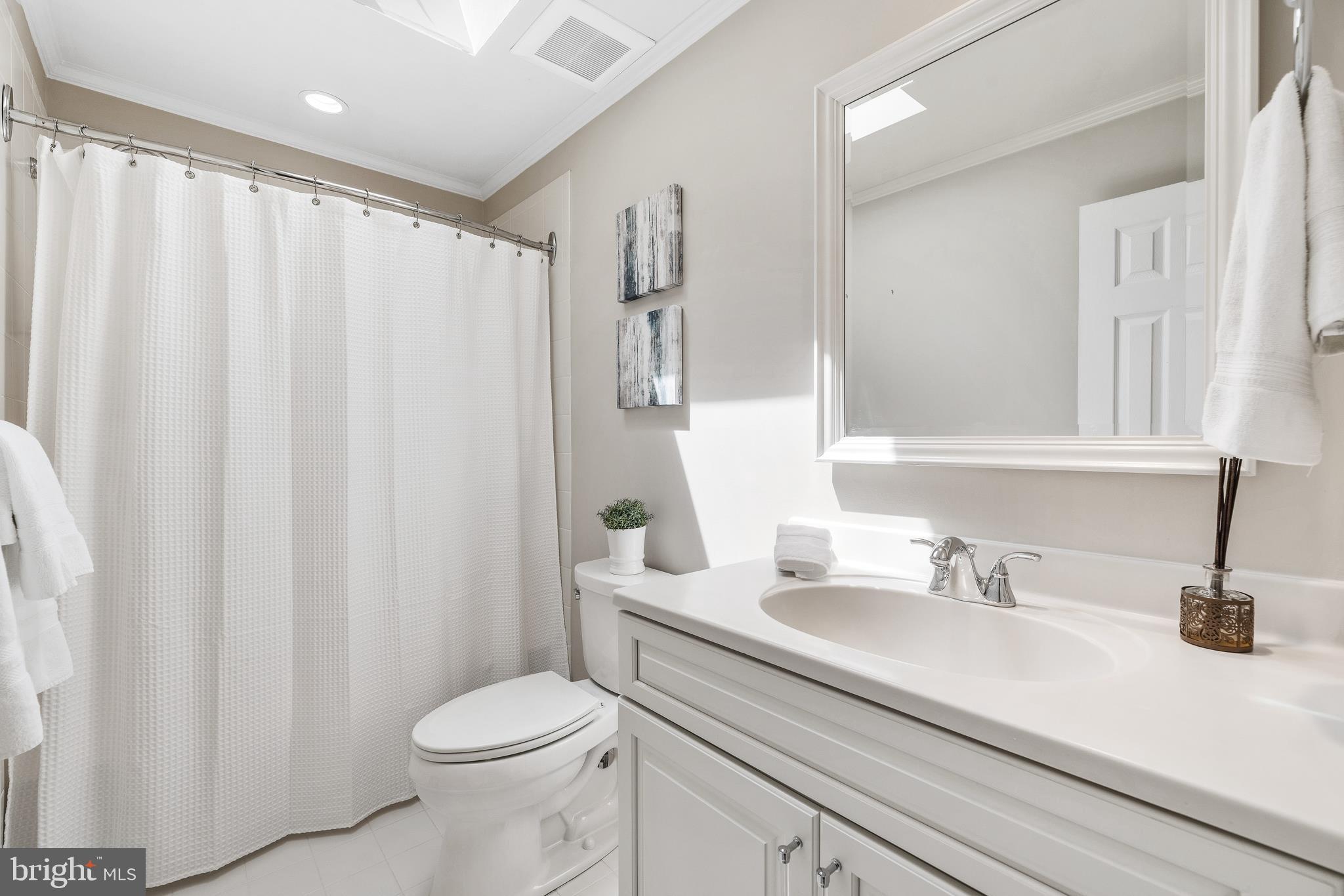 HUNT MEADOW - Residential