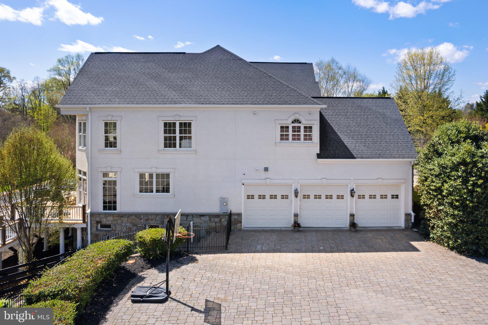 KENDALL KNOLLS - Residential