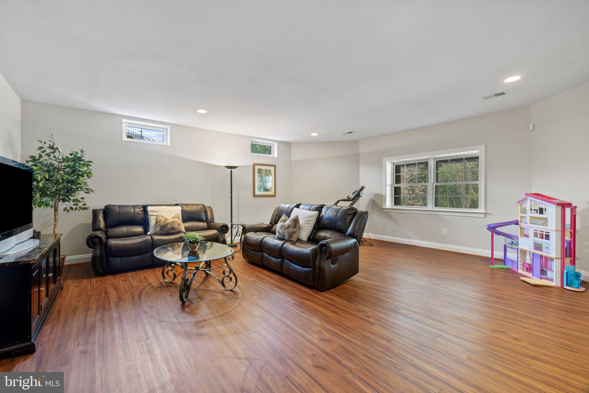 KENDALL KNOLLS - Residential