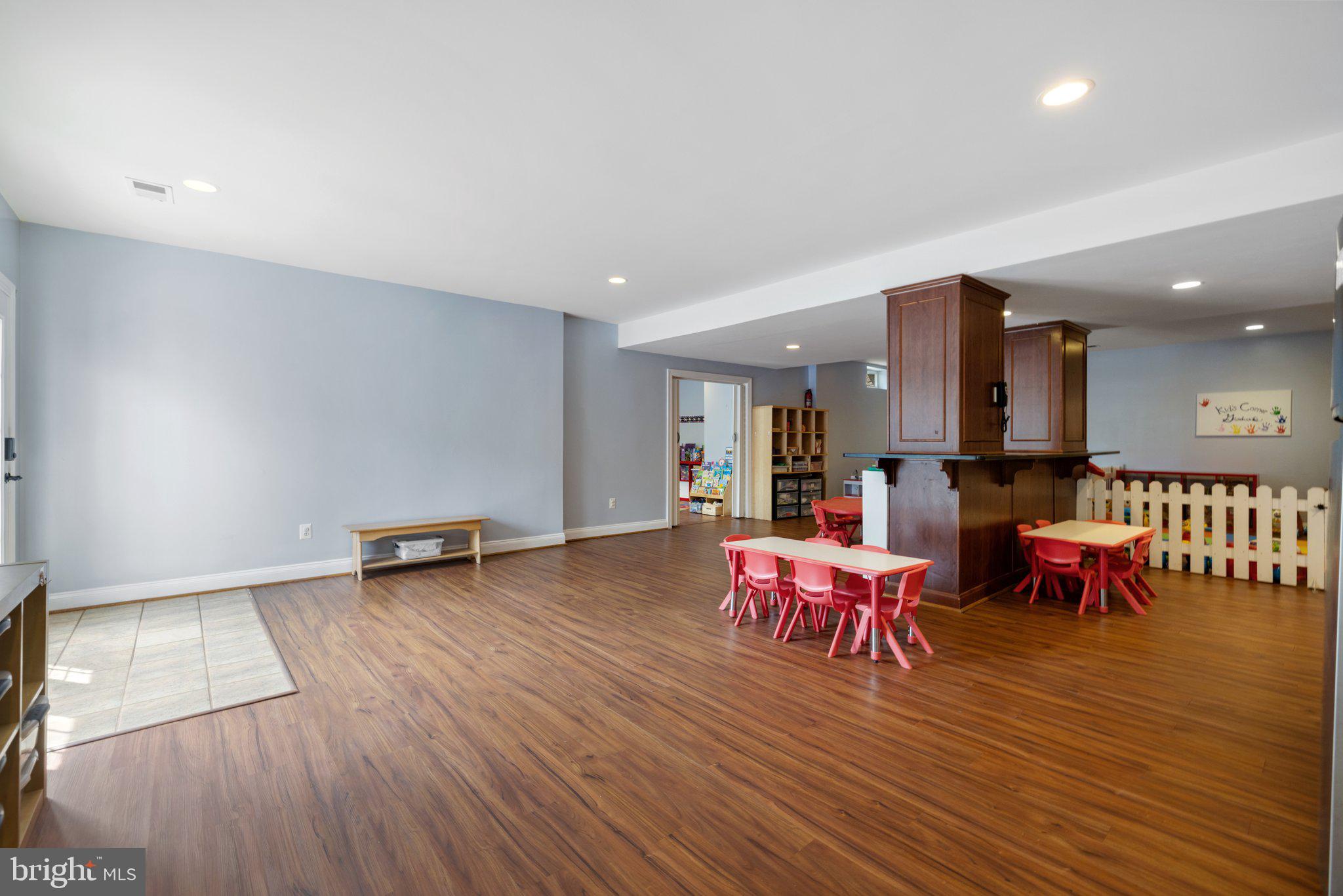 KENDALL KNOLLS - Residential