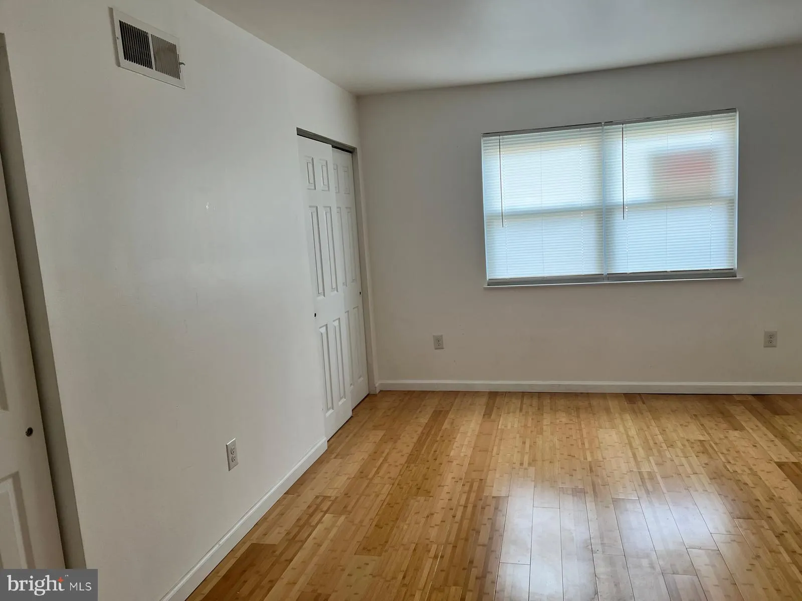 Burlington, New Jersey 08016, United States, 1 Bedroom Bedrooms, ,1 BathroomBathrooms,Residential,Contingent,80591