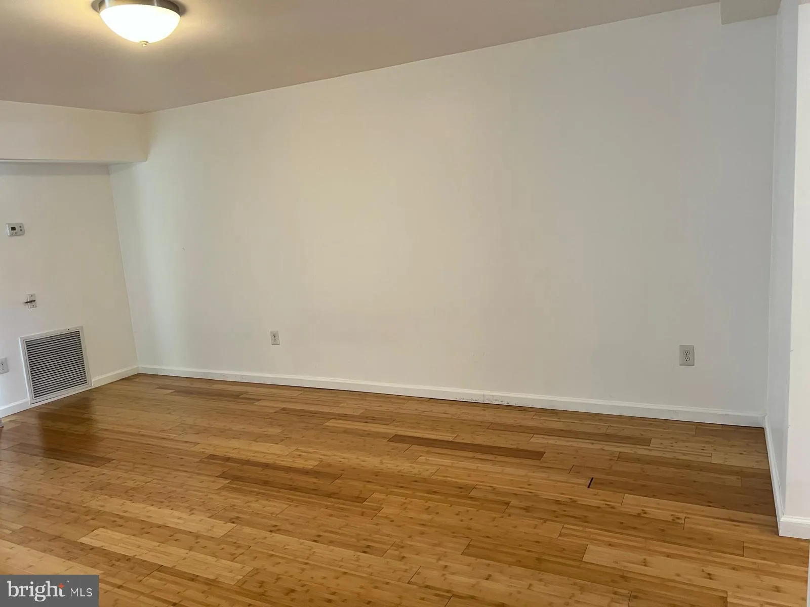 Burlington, New Jersey 08016, United States, 1 Bedroom Bedrooms, ,1 BathroomBathrooms,Residential,Contingent,80591