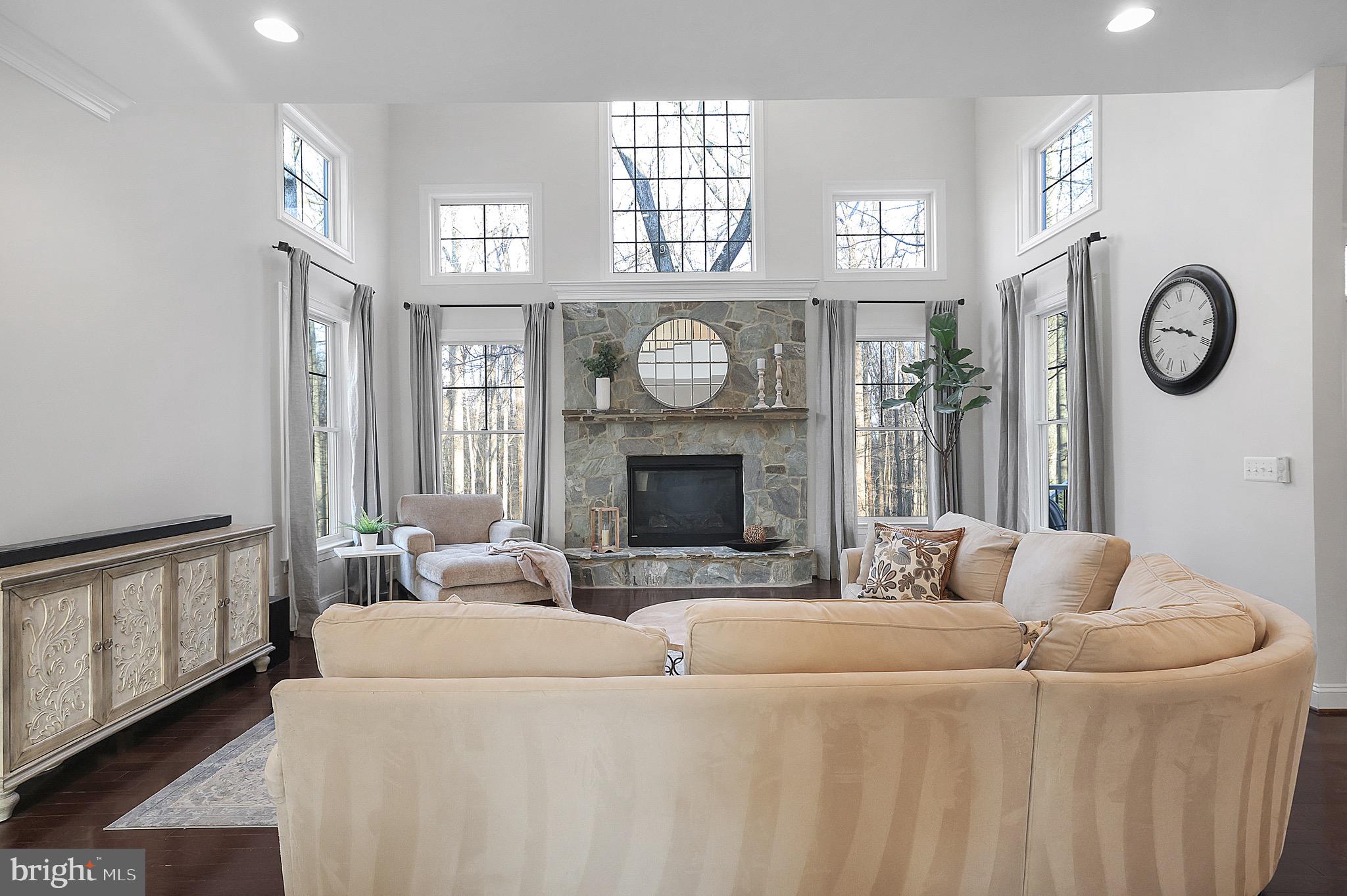 2719 SNOWBERRY COURT
