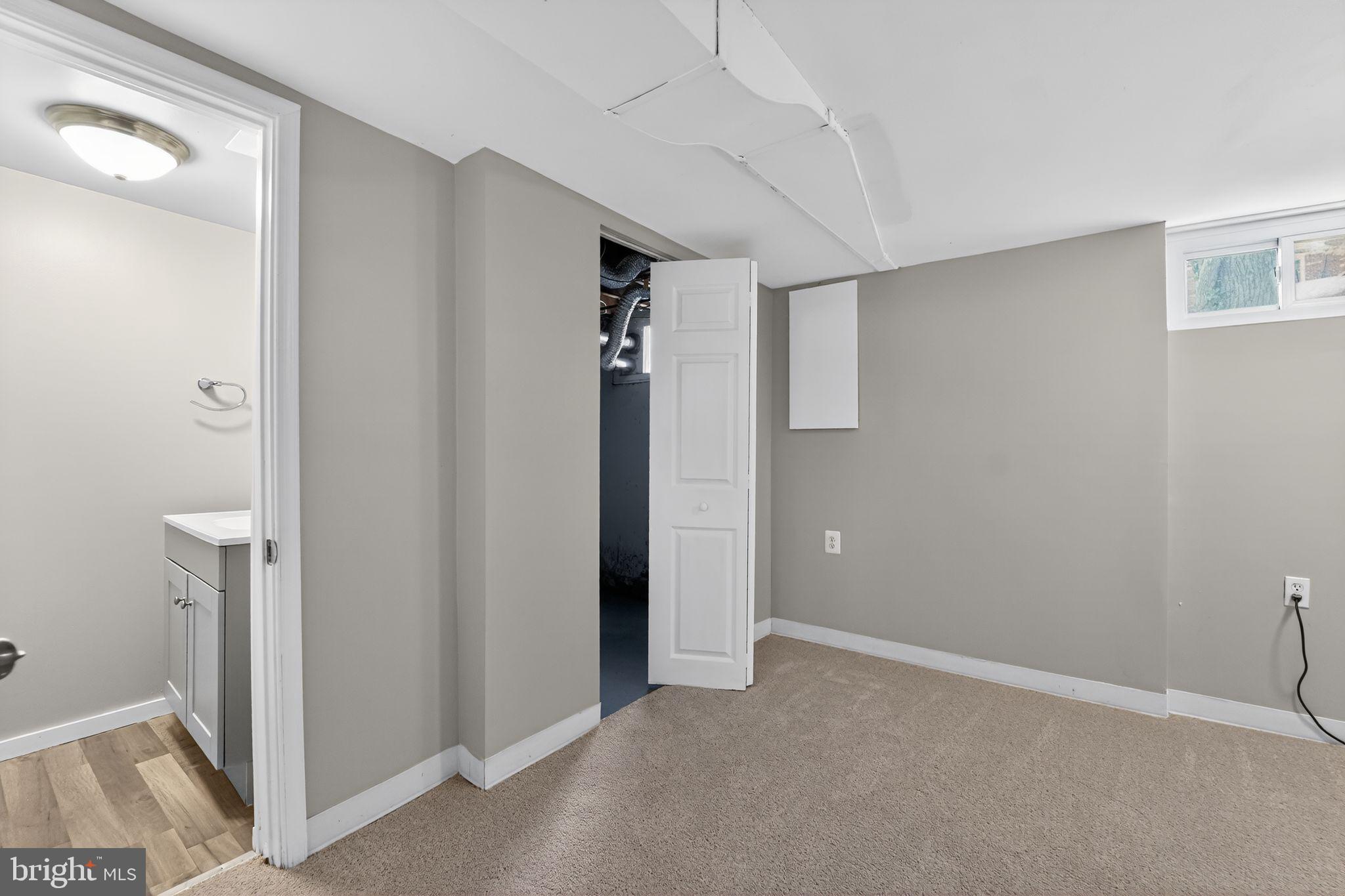 CHINQUAPIN PARK - Residential