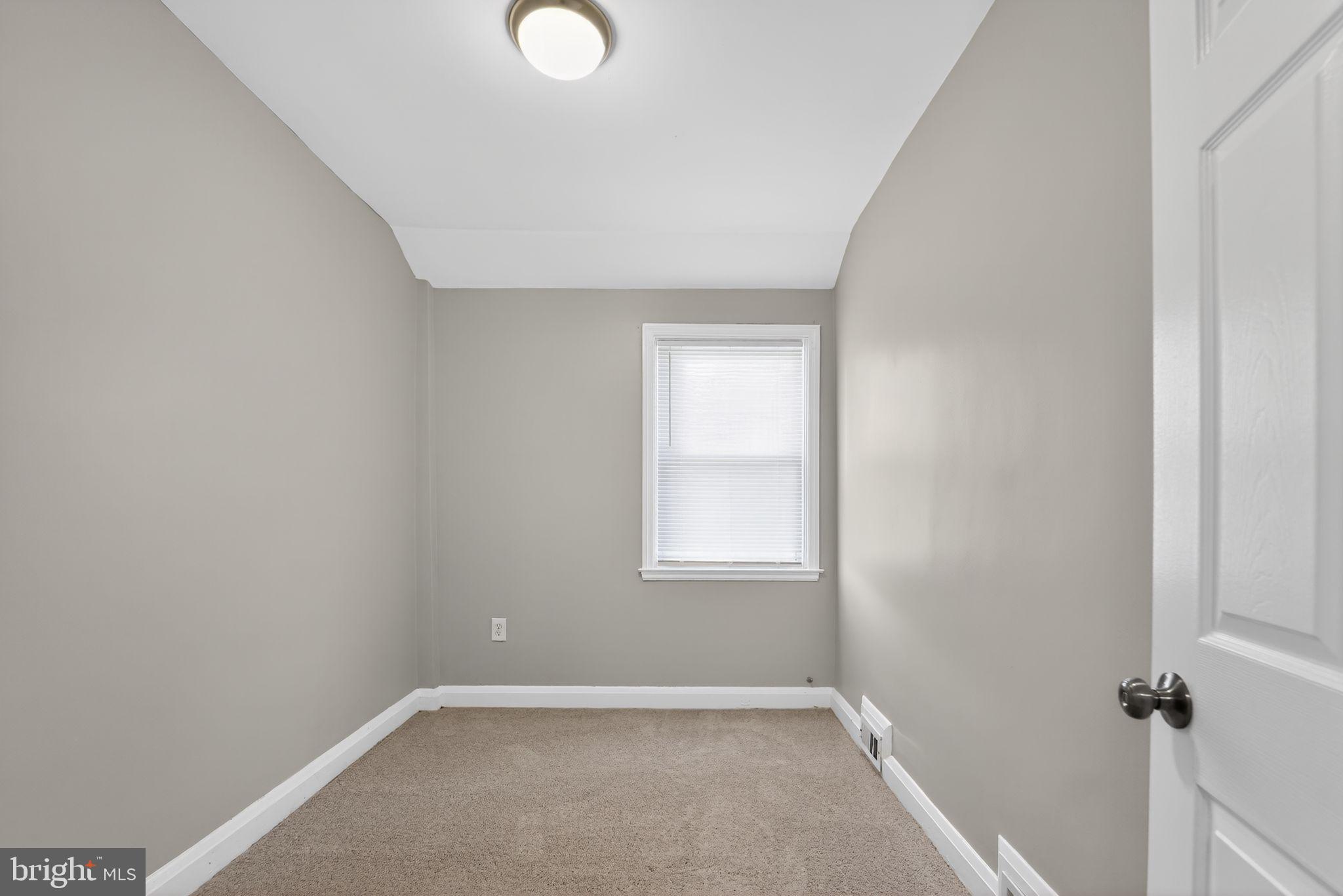 CHINQUAPIN PARK - Residential