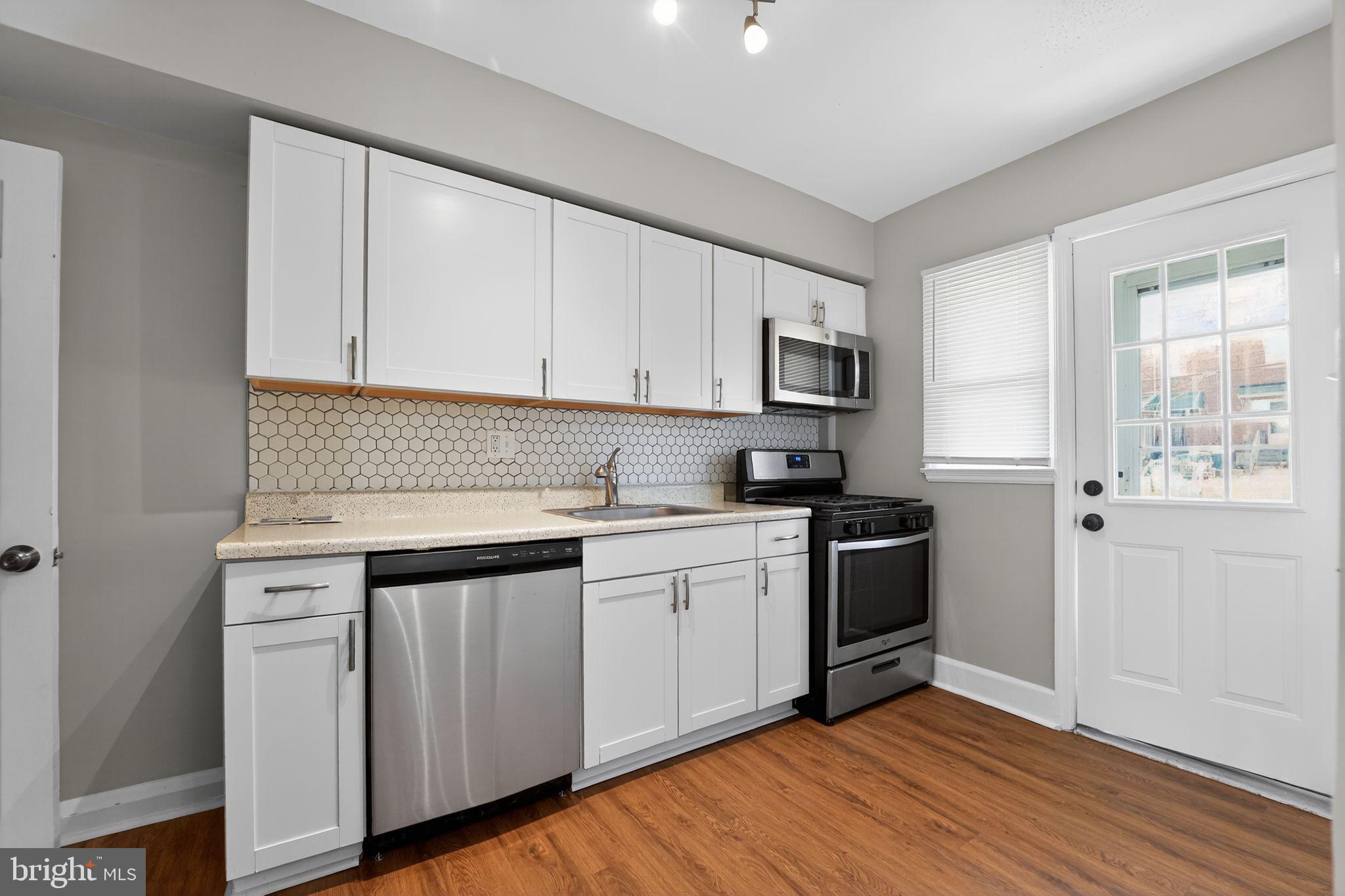 CHINQUAPIN PARK - Residential