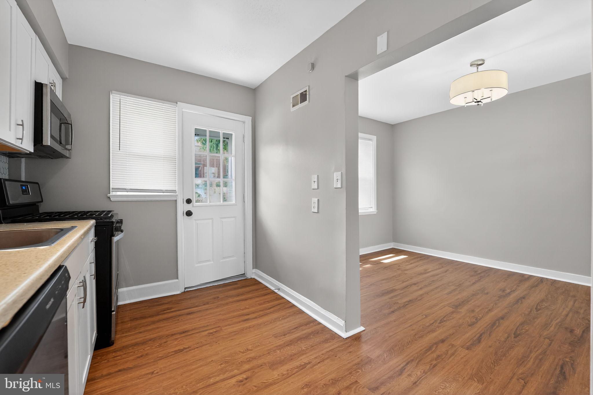 CHINQUAPIN PARK - Residential