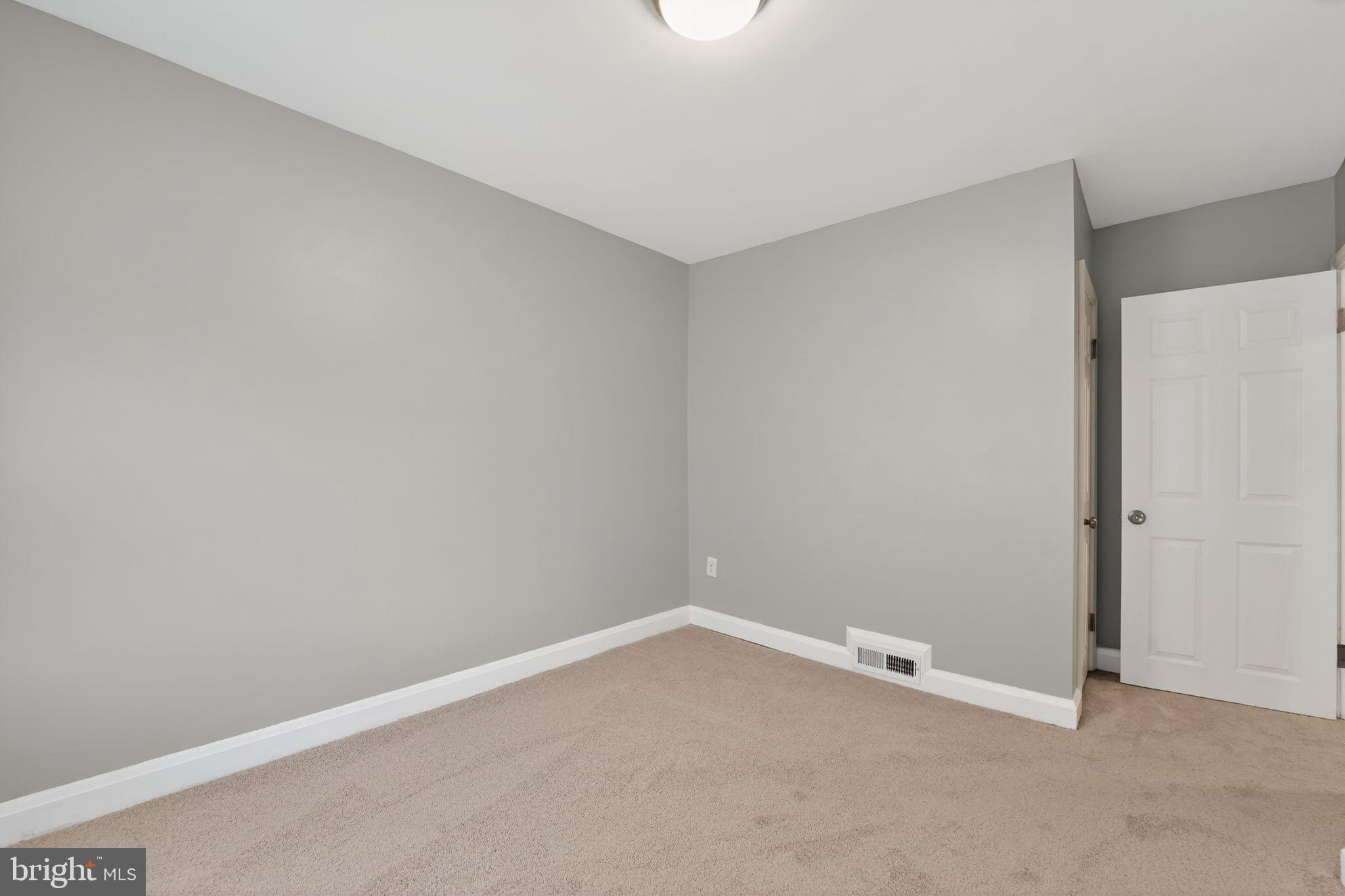 CHINQUAPIN PARK - Residential