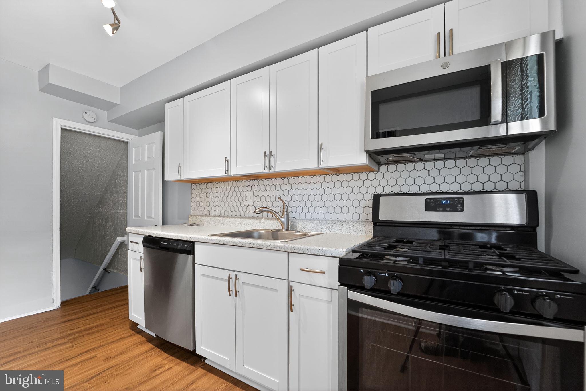 CHINQUAPIN PARK - Residential