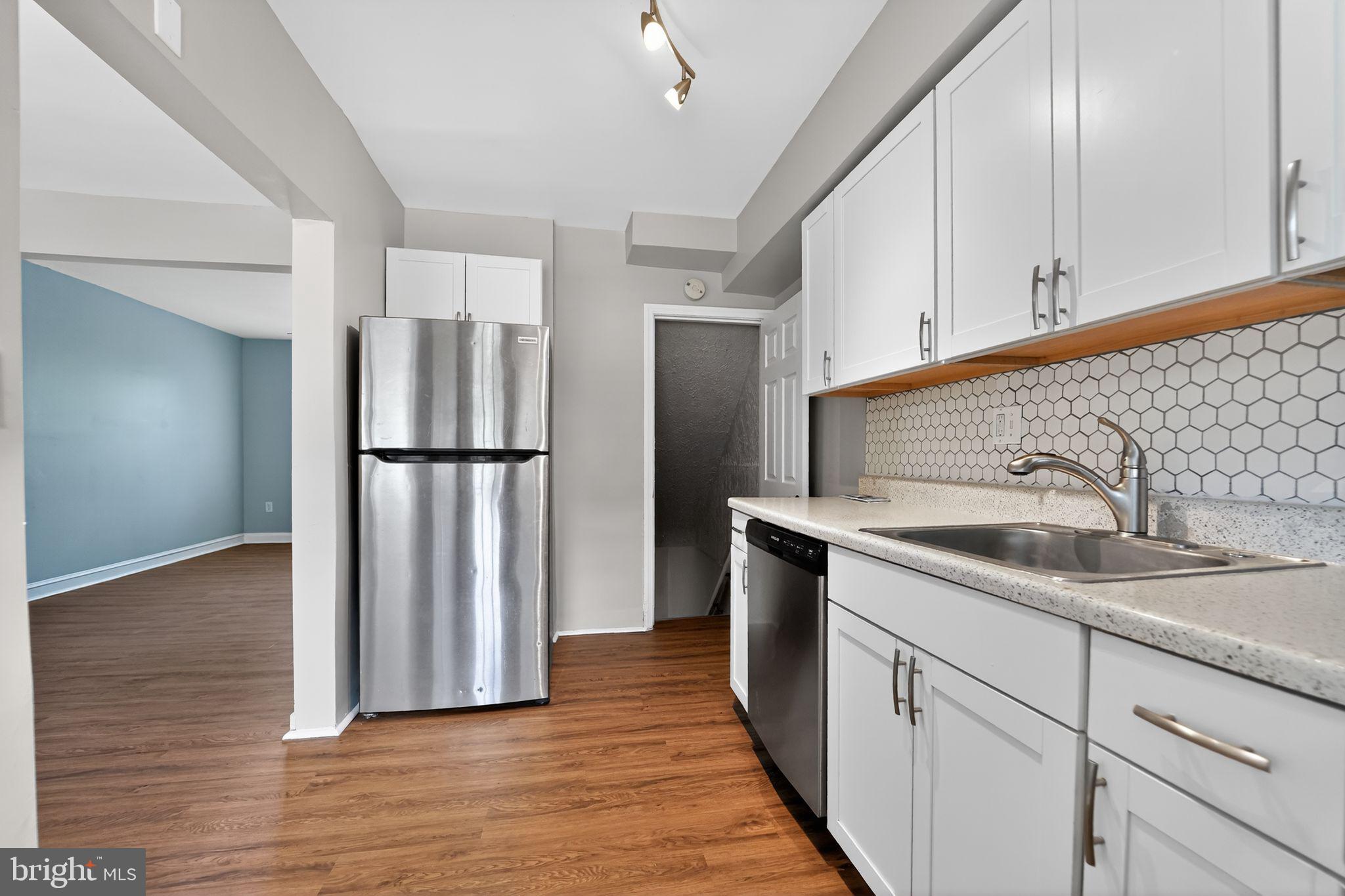 CHINQUAPIN PARK - Residential