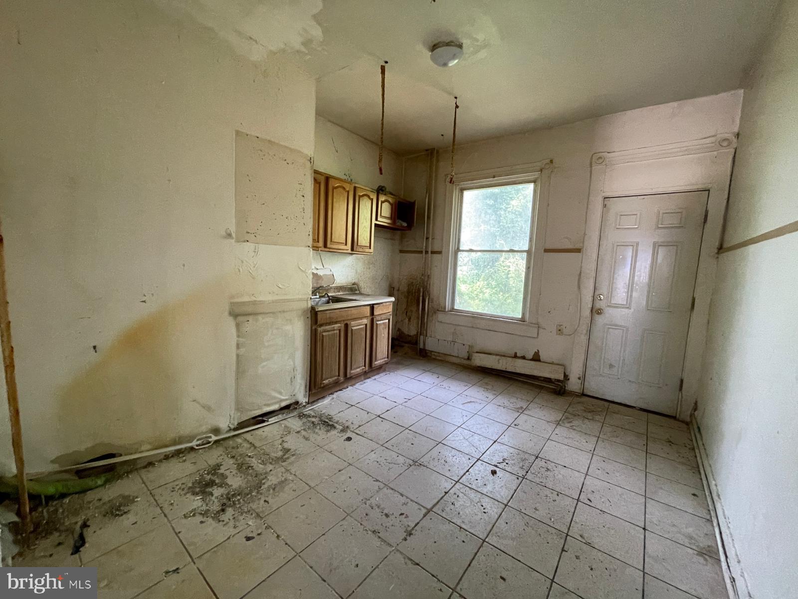 SANDTOWN-WINCHESTER - Residential