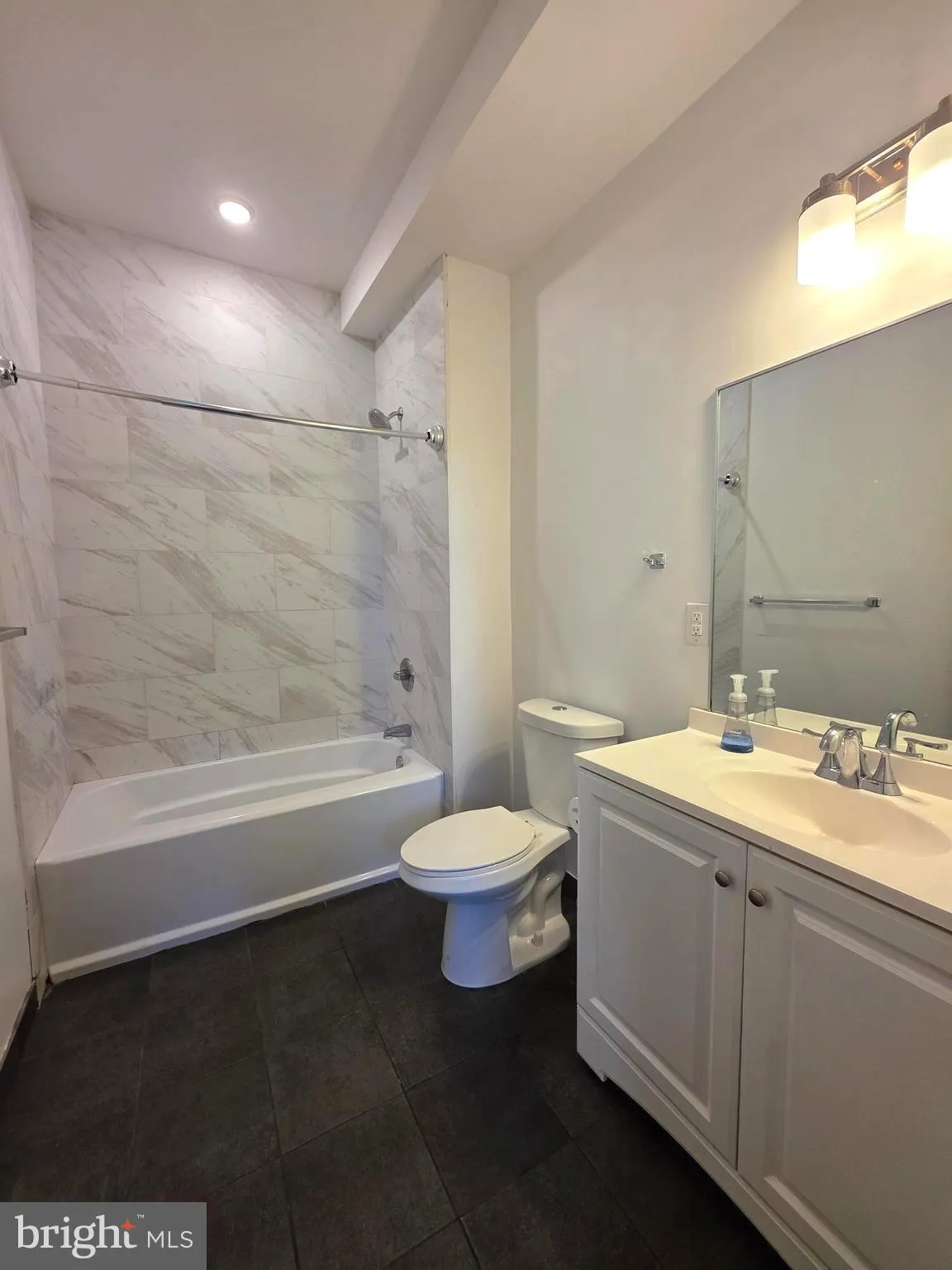 Philadelphia, Pennsylvania 19147, United States, 1 Bedroom Bedrooms, ,1 BathroomBathrooms,Residential,Active,231009