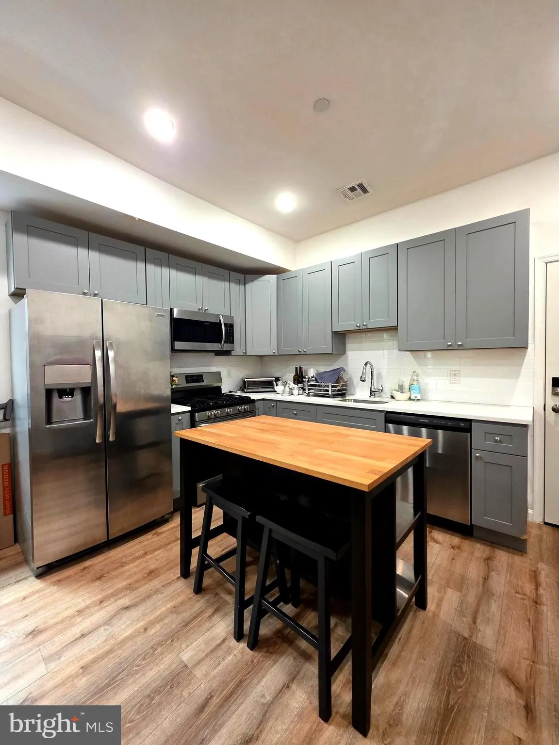 Philadelphia, Pennsylvania 19147, United States, 1 Bedroom Bedrooms, ,1 BathroomBathrooms,Residential,Active,231009