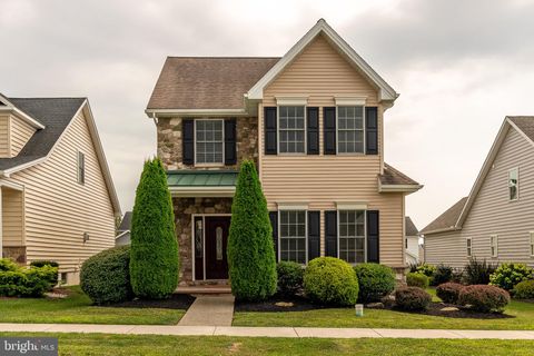 Photo of 652 RICHMOND DR, LANCASTER, PA 17601 (MLS # PALA2038670)