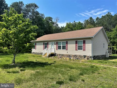 416 Monticello Drive, Colonial Beach, VA MLS: VAWE2008800