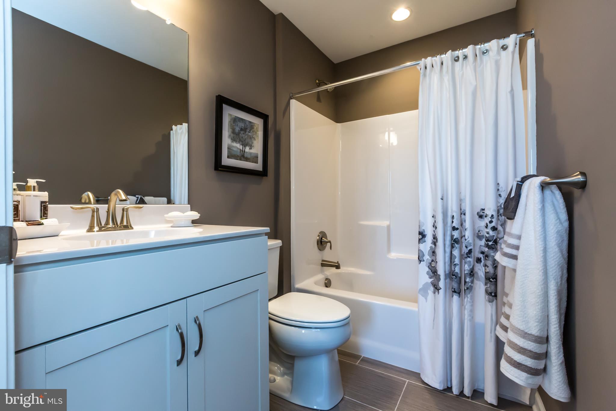 ENCLAVE AT RIDGEWOOD - Residential