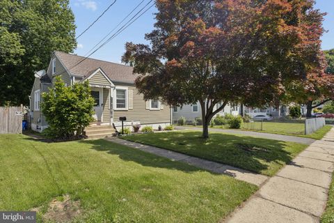 Homes For Sale - 335 E Browning Road<br/> BELLMAWR, NJ 08031