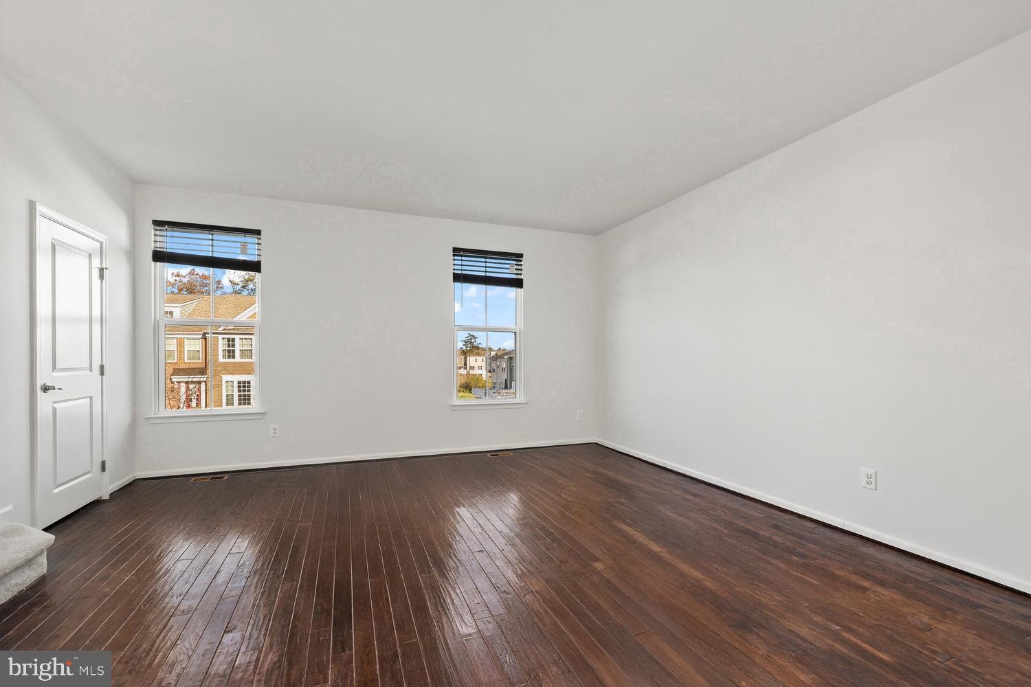 BRADLEY SQUARE - Residential