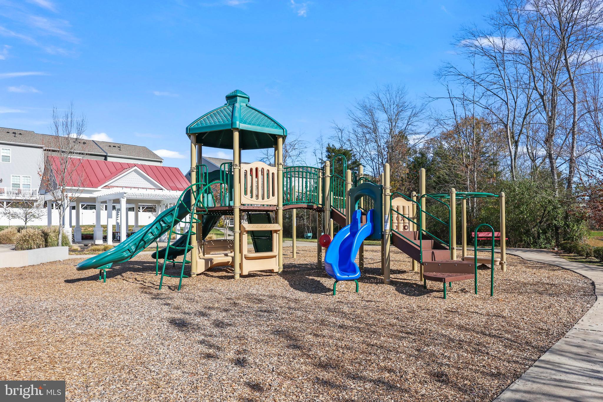 BRADLEY SQUARE - Residential