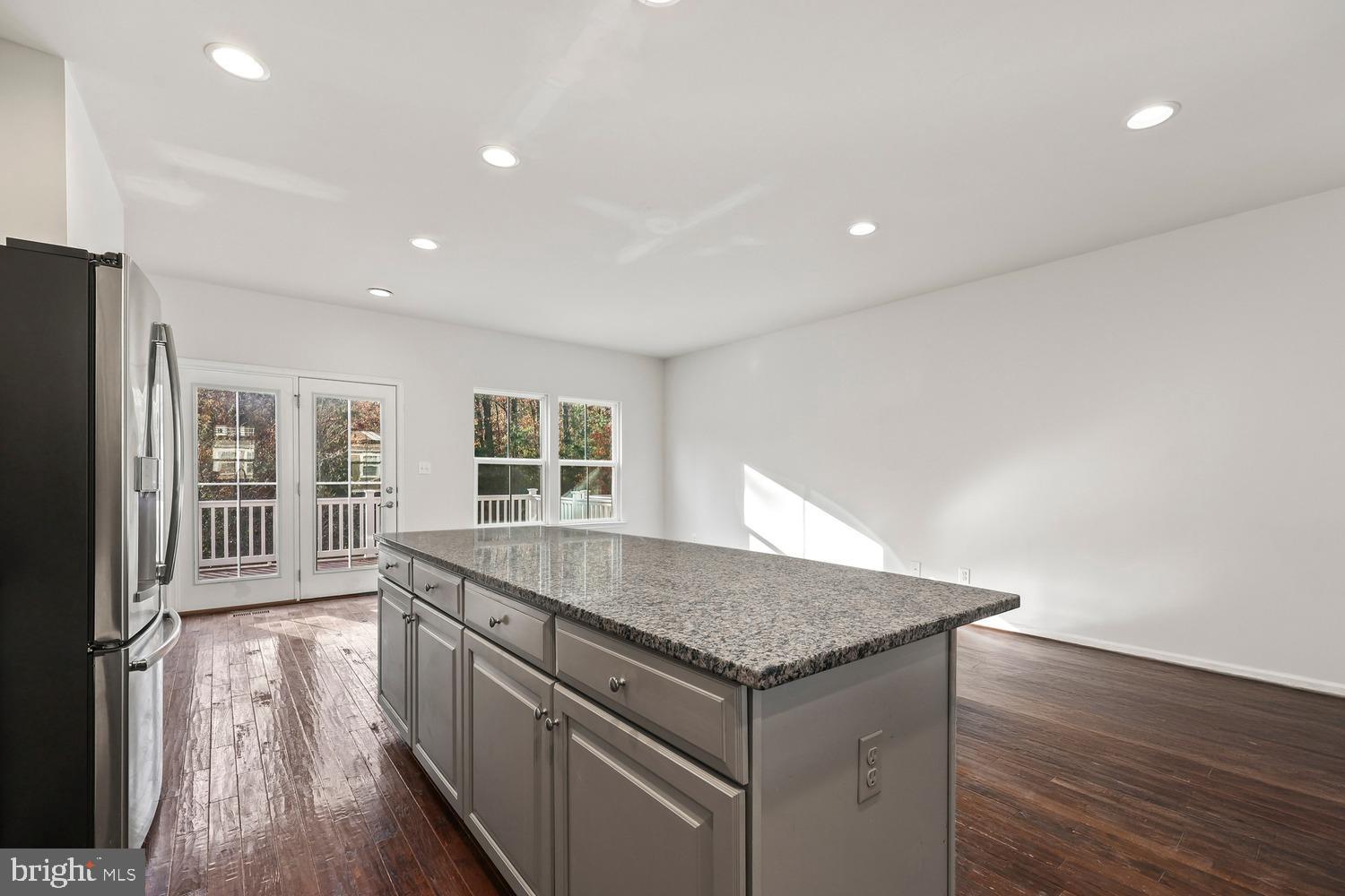 BRADLEY SQUARE - Residential