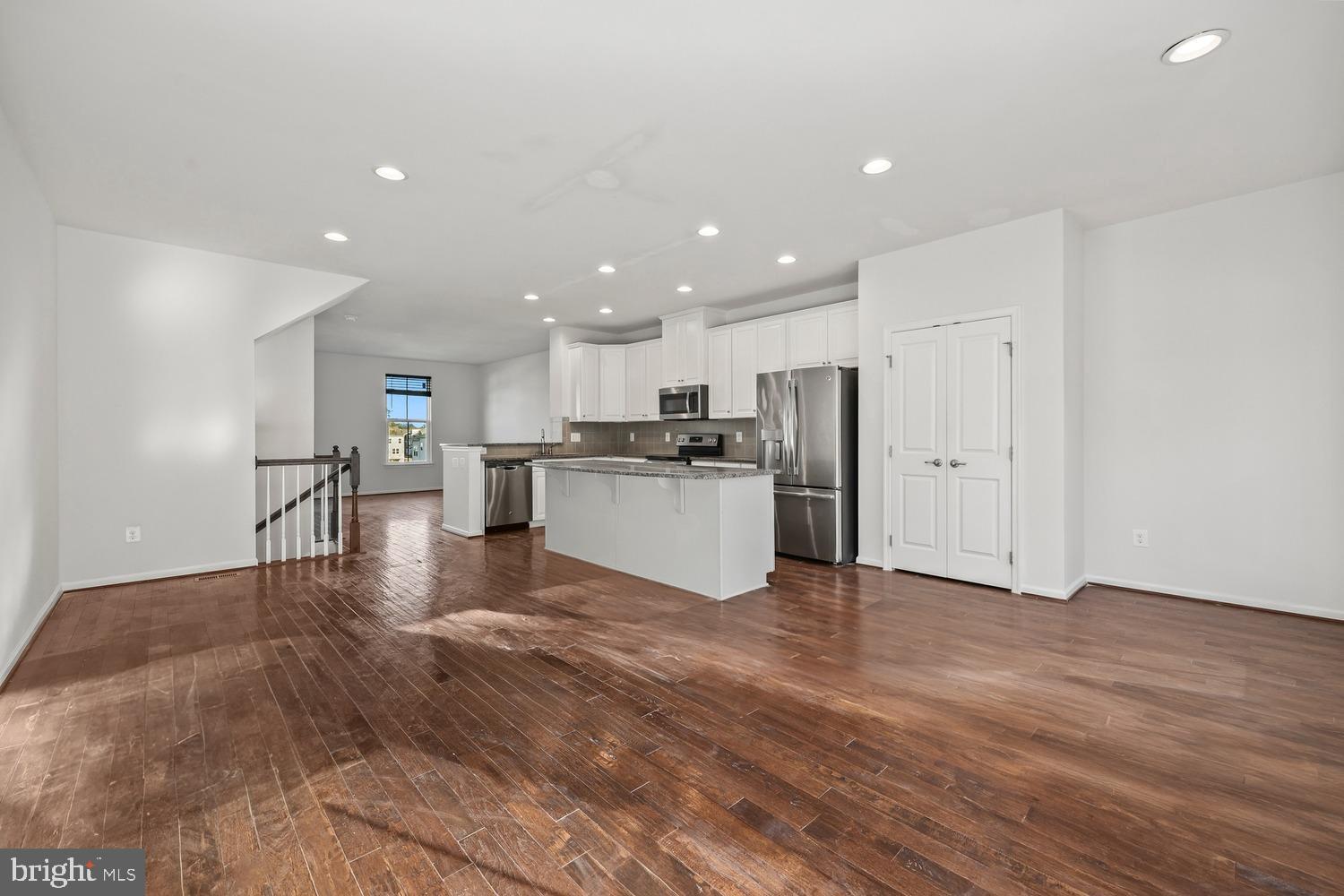 BRADLEY SQUARE - Residential