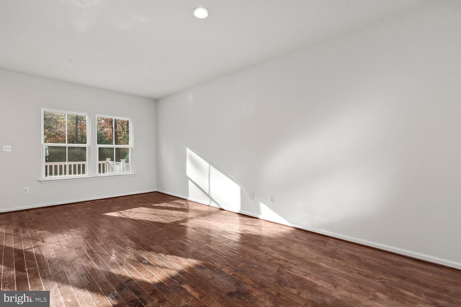 BRADLEY SQUARE - Residential