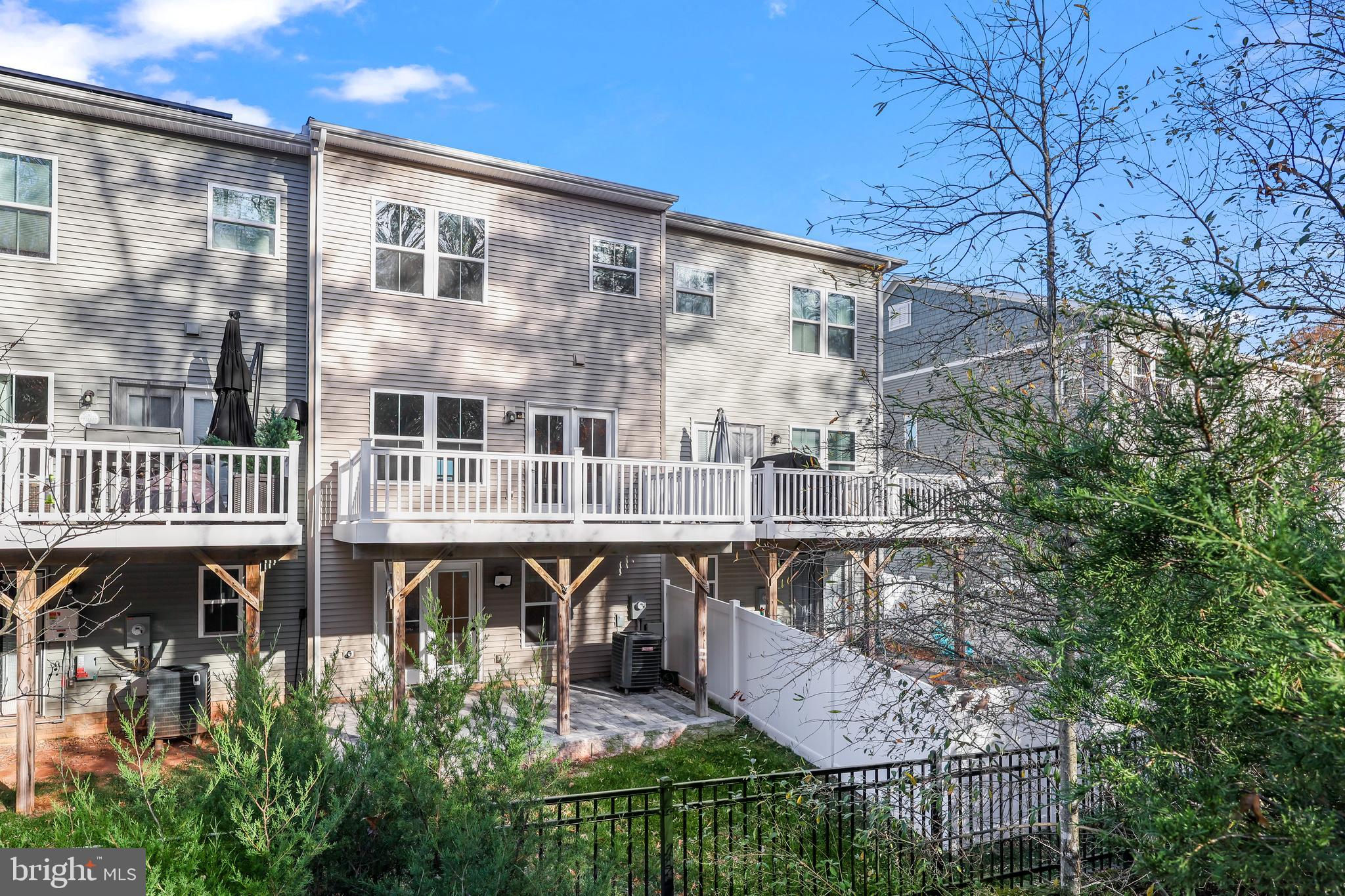 BRADLEY SQUARE - Residential