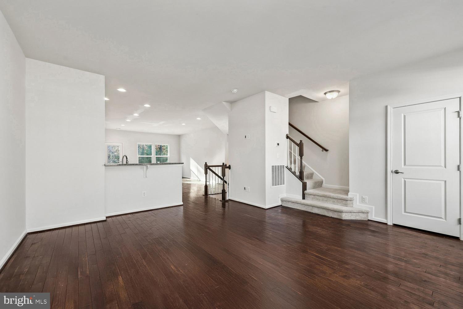 BRADLEY SQUARE - Residential