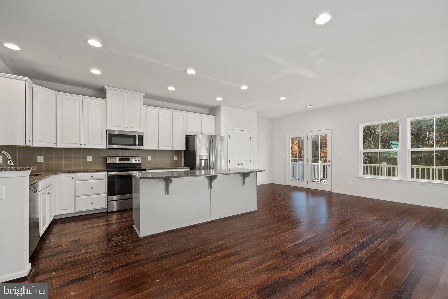 BRADLEY SQUARE - Residential