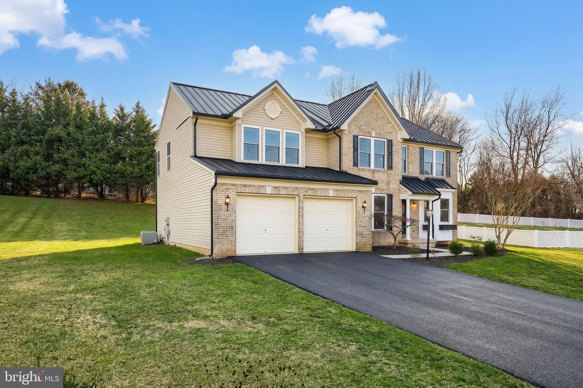 735 CLYDESDALE DRIVE