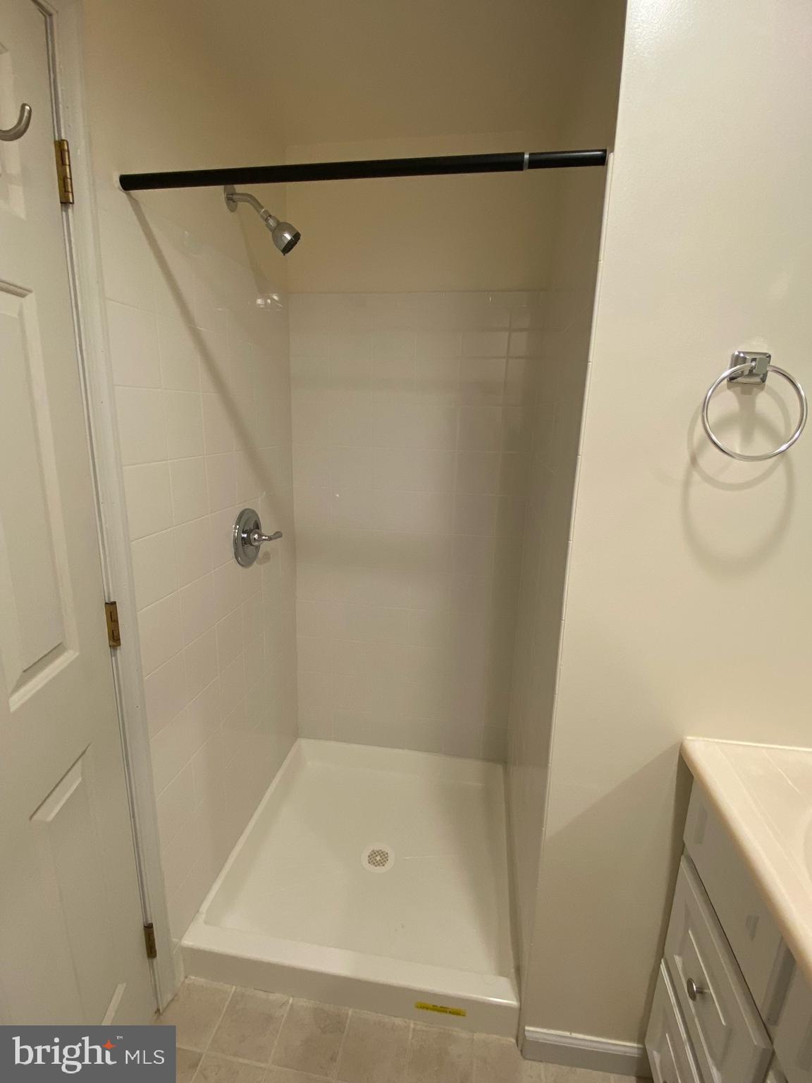 BROOKE MANOR FARMS - Residential Lease