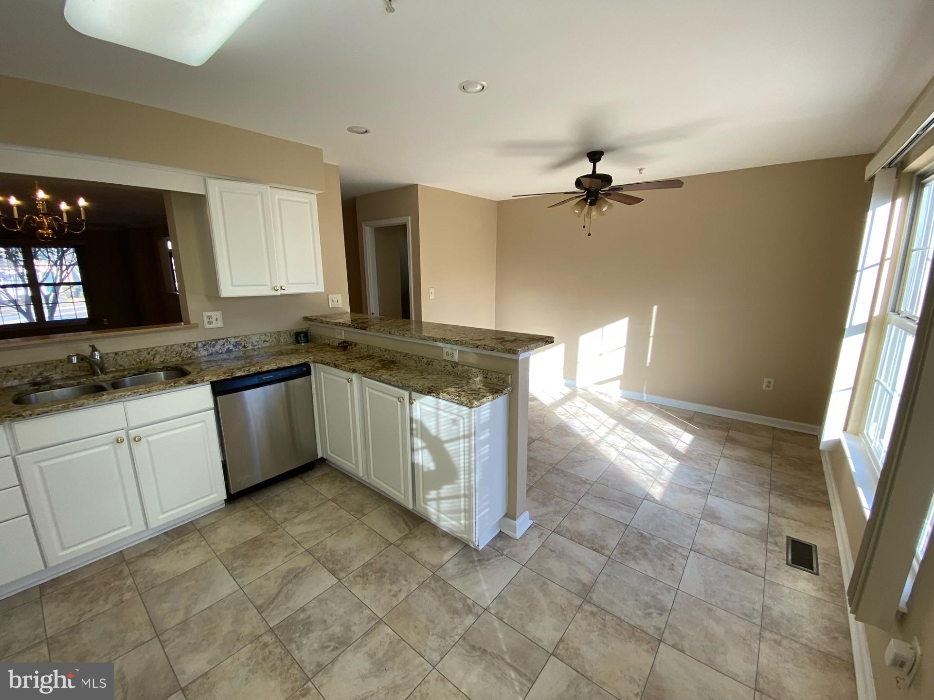 BROOKE MANOR FARMS - Residential Lease