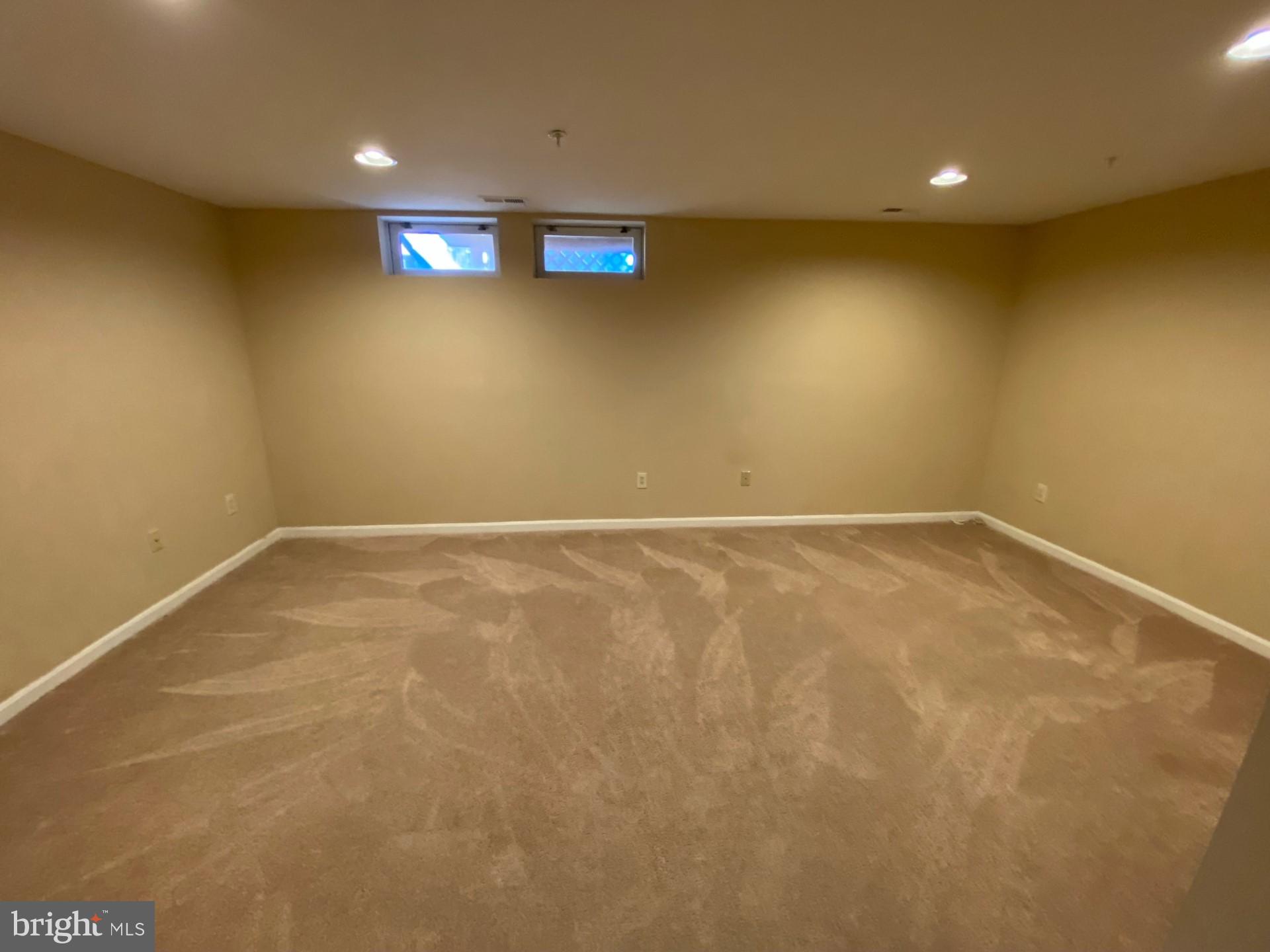 BROOKE MANOR FARMS - Residential Lease