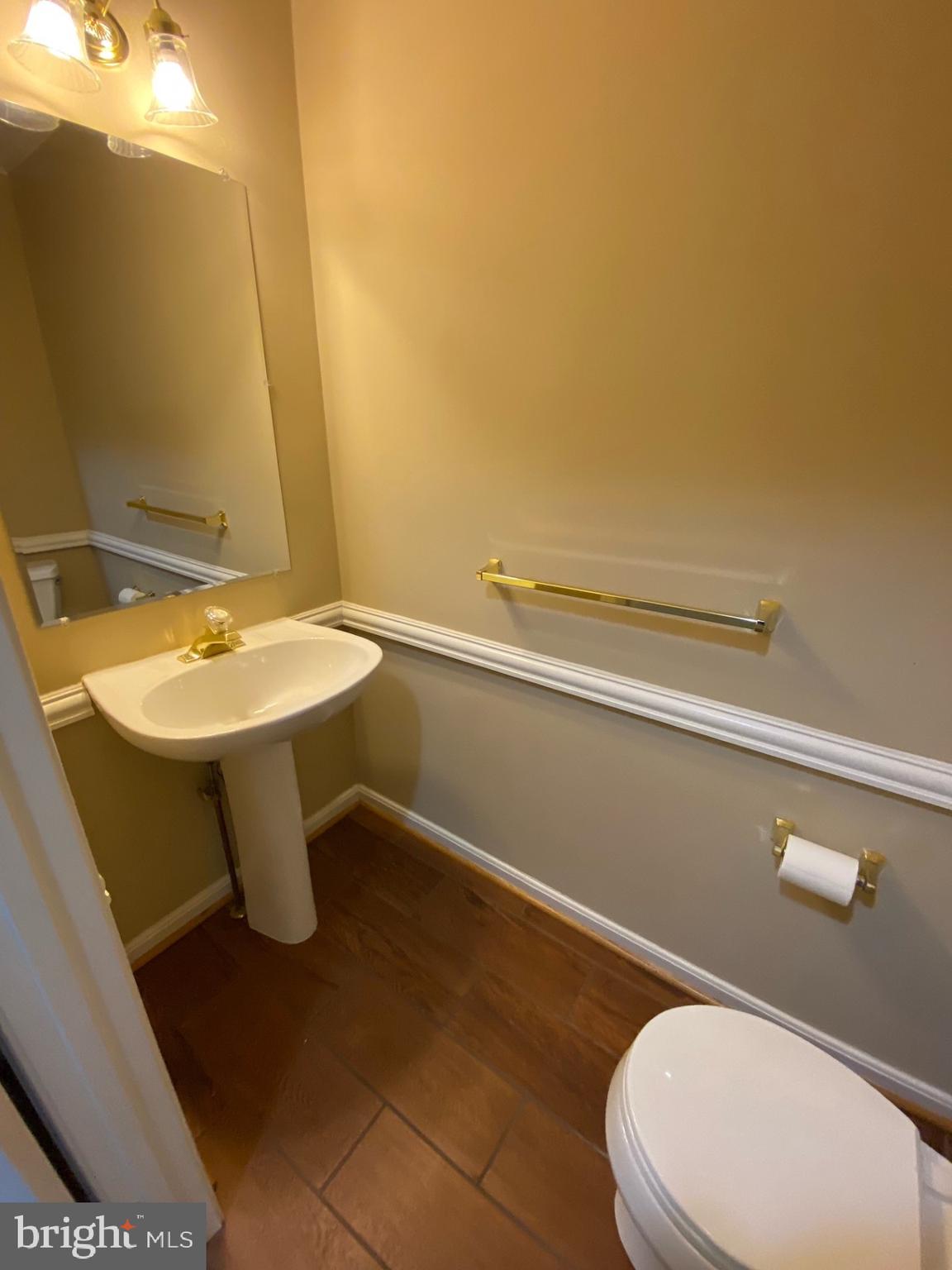 BROOKE MANOR FARMS - Residential Lease