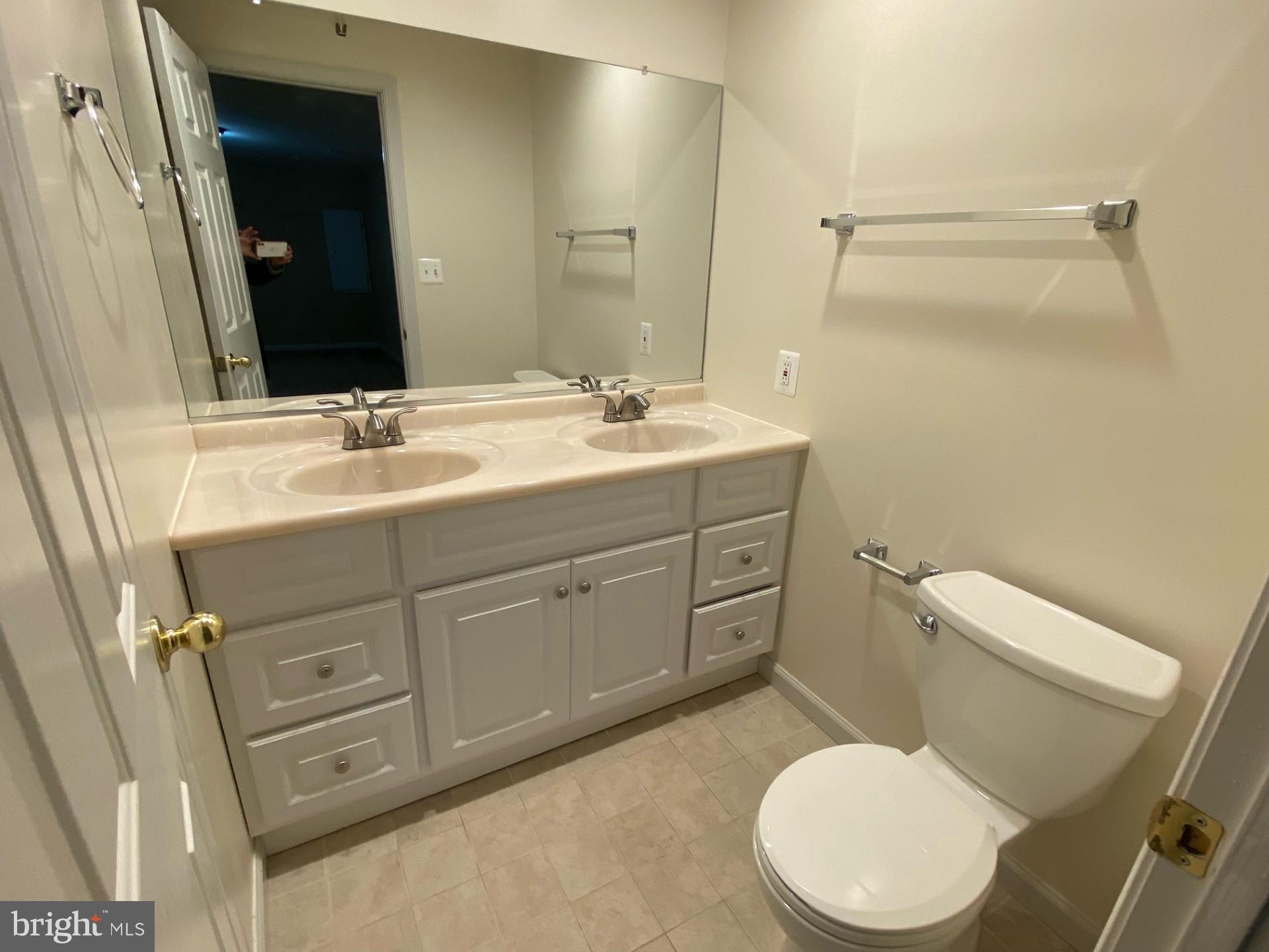 BROOKE MANOR FARMS - Residential Lease