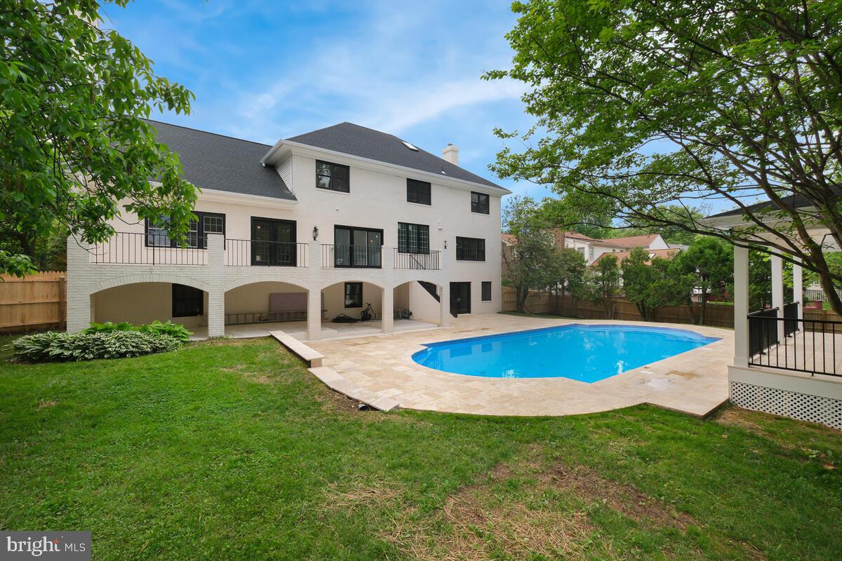 POTOMAC VILLAGE - Residential