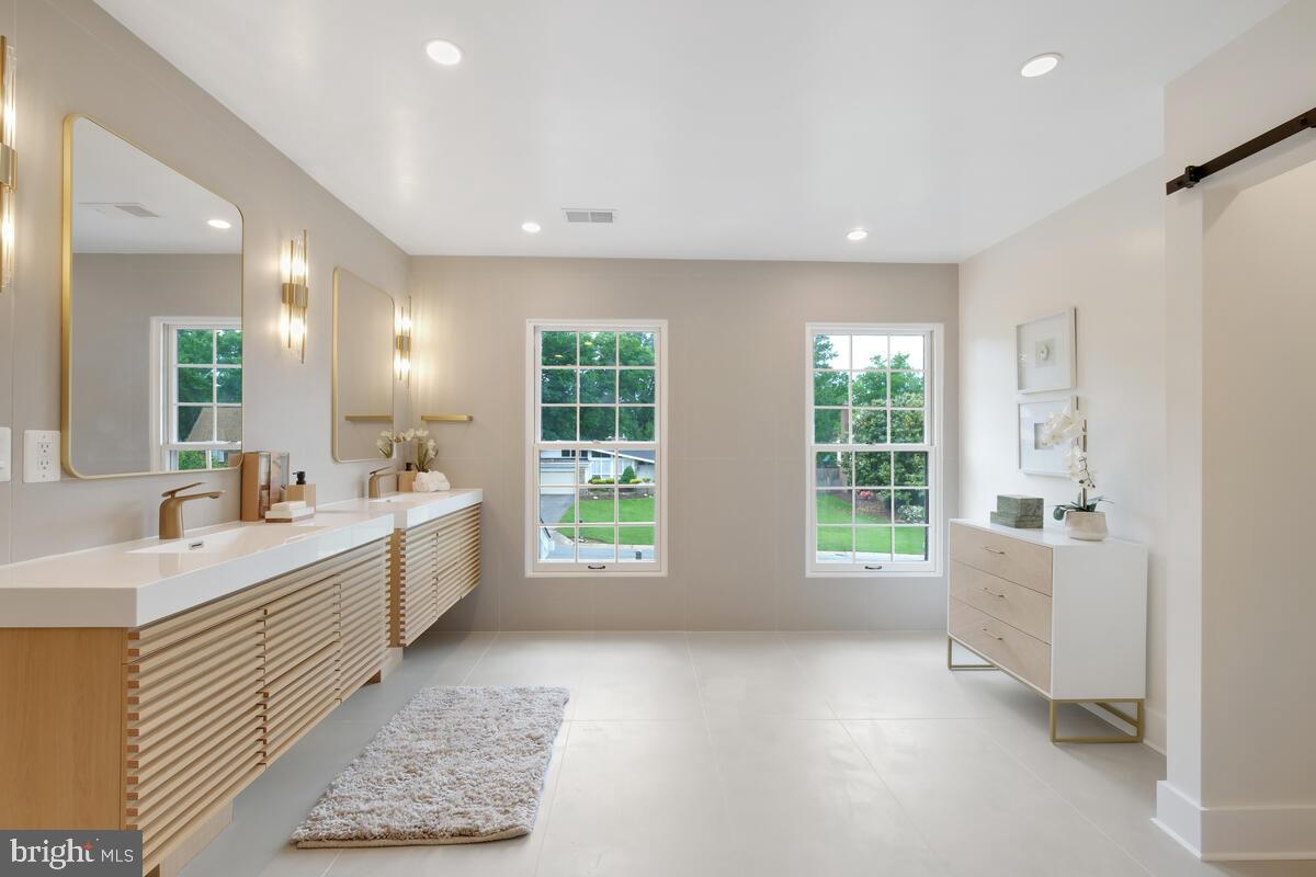 POTOMAC VILLAGE - Residential