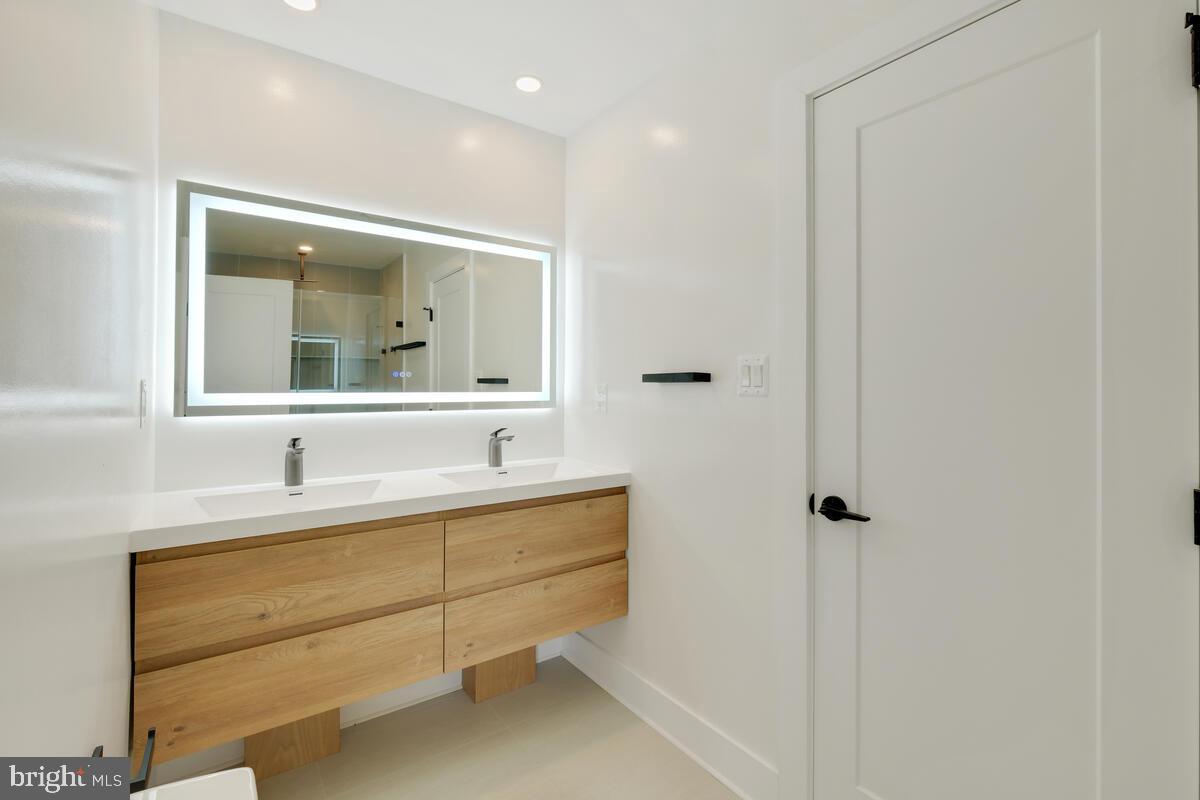 POTOMAC VILLAGE - Residential