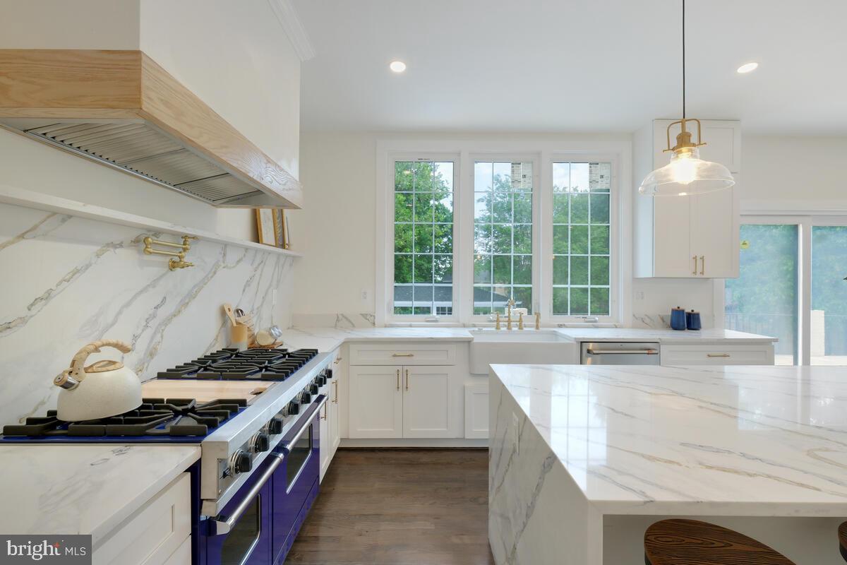 POTOMAC VILLAGE - Residential