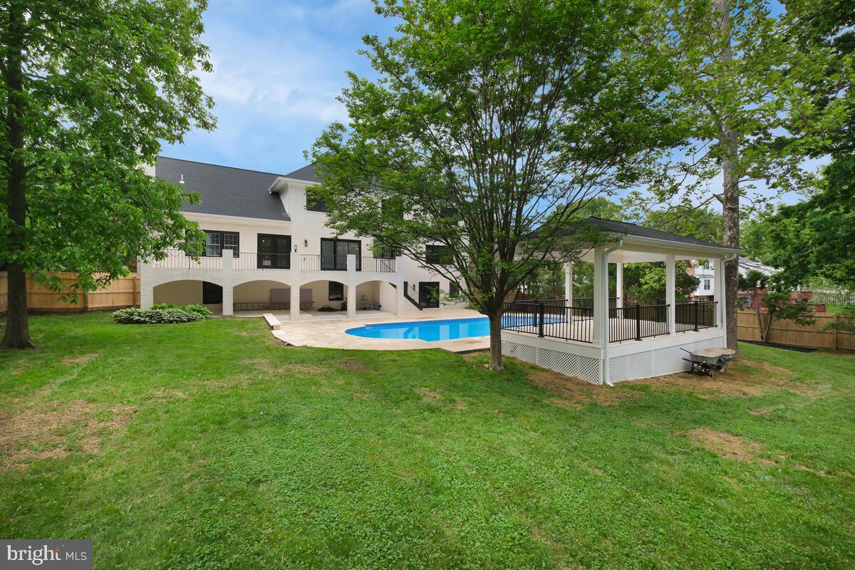 POTOMAC VILLAGE - Residential