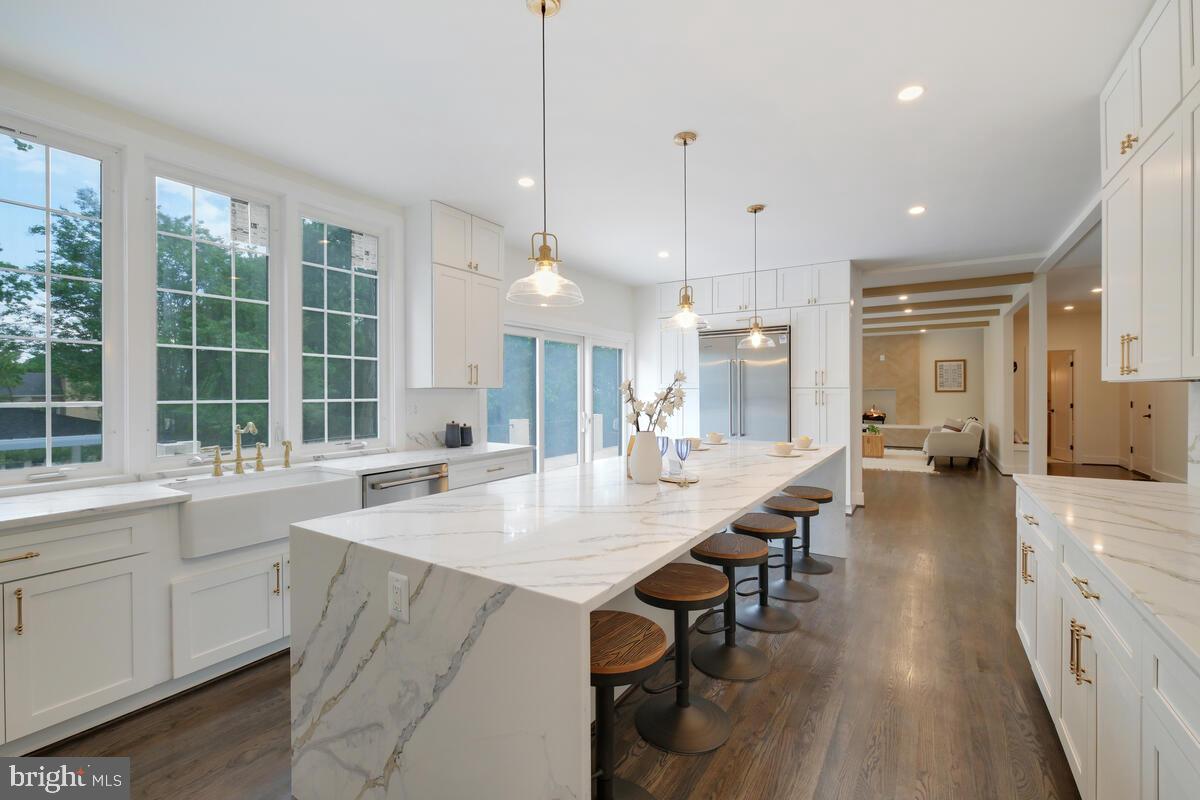 POTOMAC VILLAGE - Residential