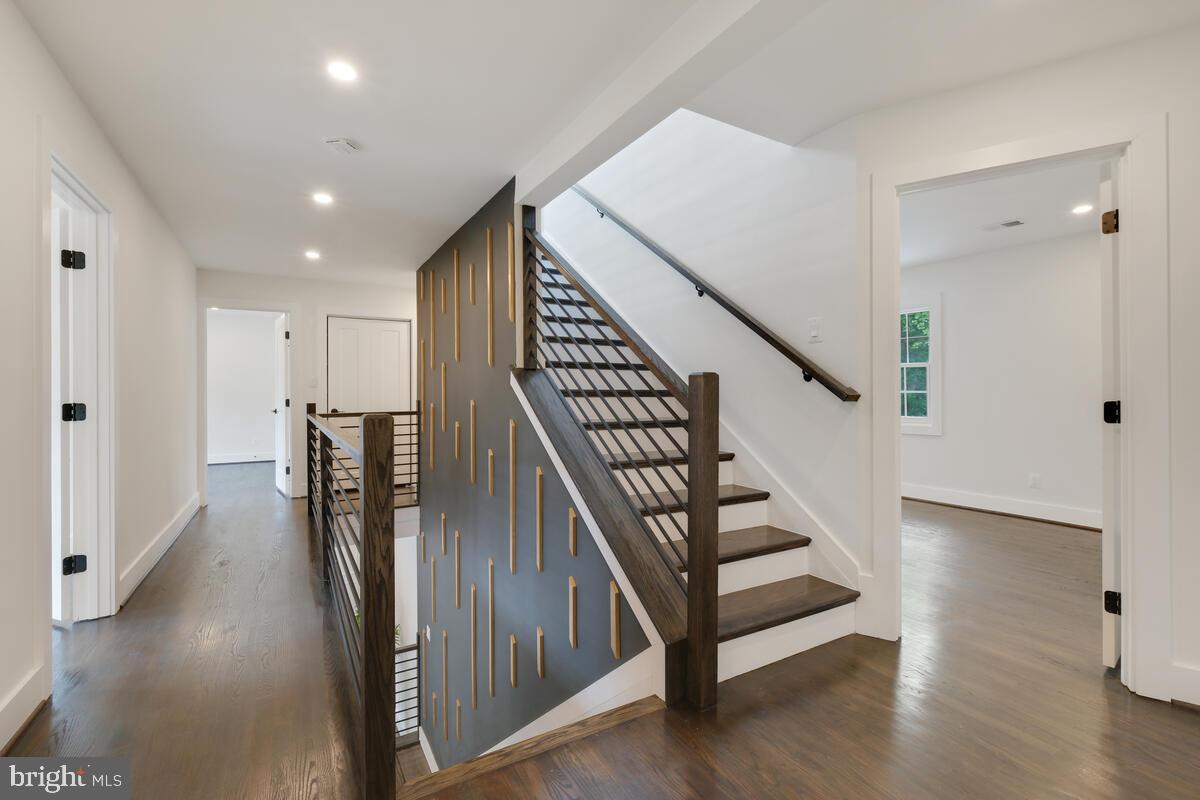 POTOMAC VILLAGE - Residential