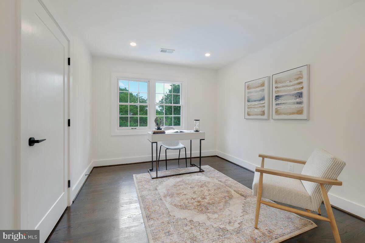 POTOMAC VILLAGE - Residential