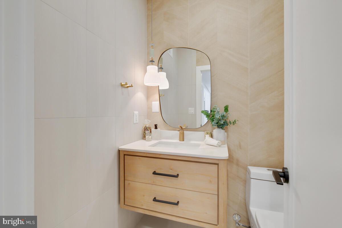 POTOMAC VILLAGE - Residential